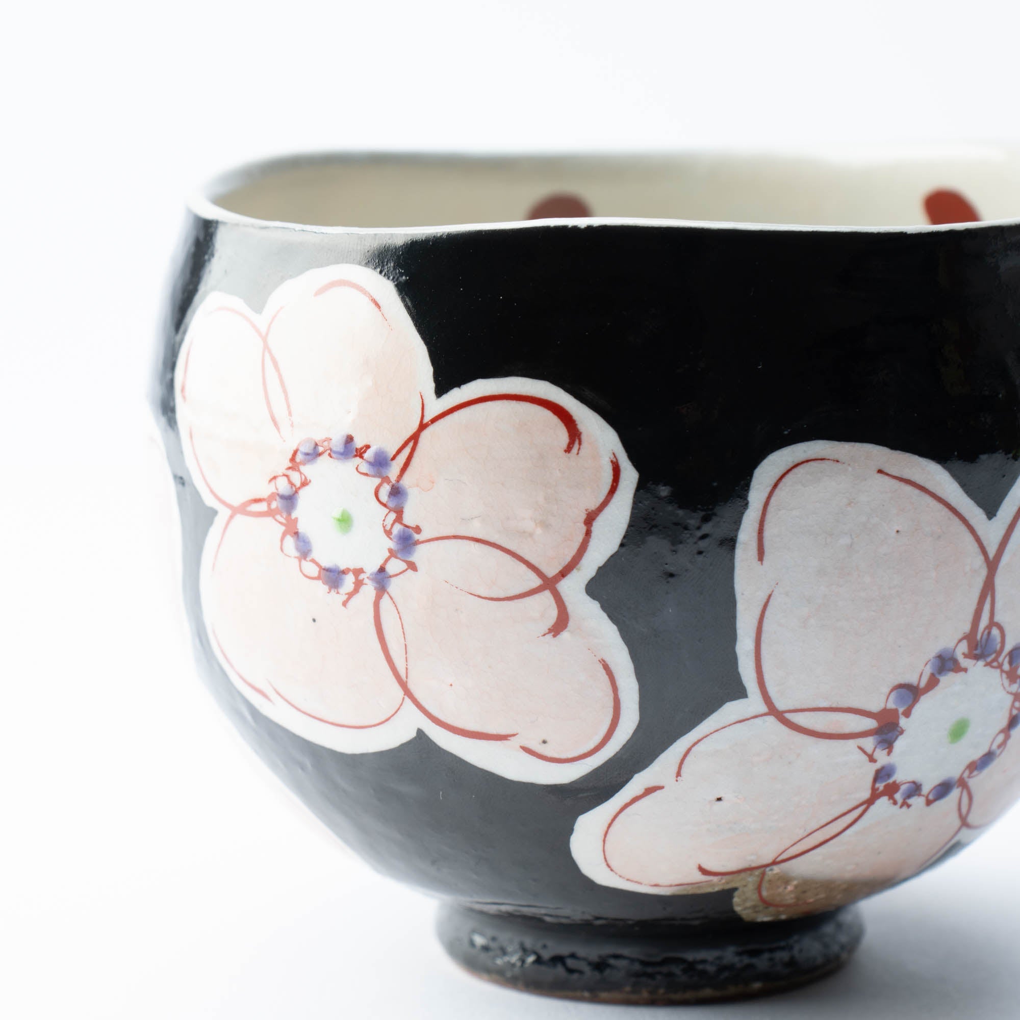 Kokuzou Kiln Black Flower Kutani Yunomi Japanese Teacup - MUSUBI KILN - Quality Japanese Tableware and Gift