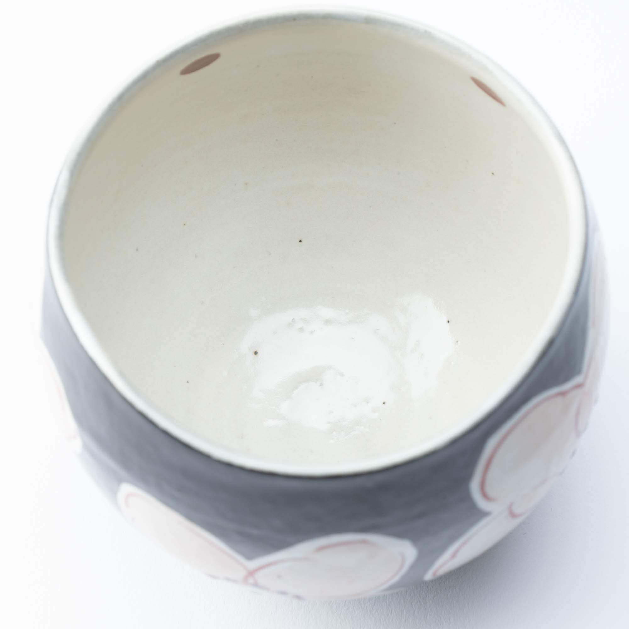 Kokuzou Kiln Black Flower Kutani Yunomi Japanese Teacup - MUSUBI KILN - Quality Japanese Tableware and Gift