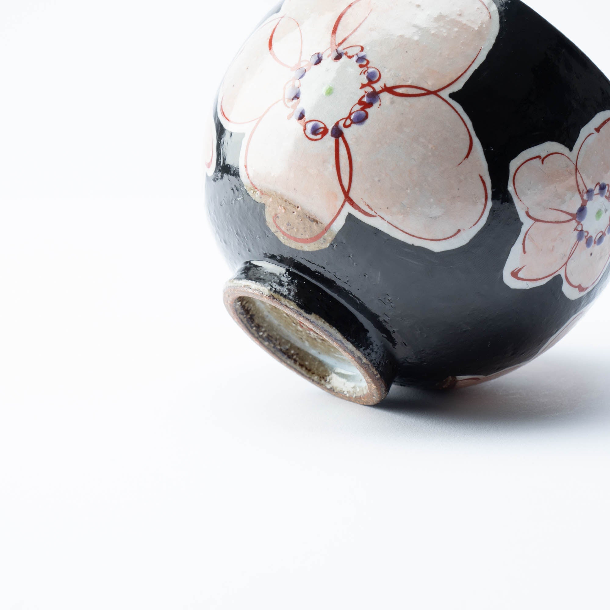 Kokuzou Kiln Black Flower Kutani Yunomi Japanese Teacup - MUSUBI KILN - Quality Japanese Tableware and Gift