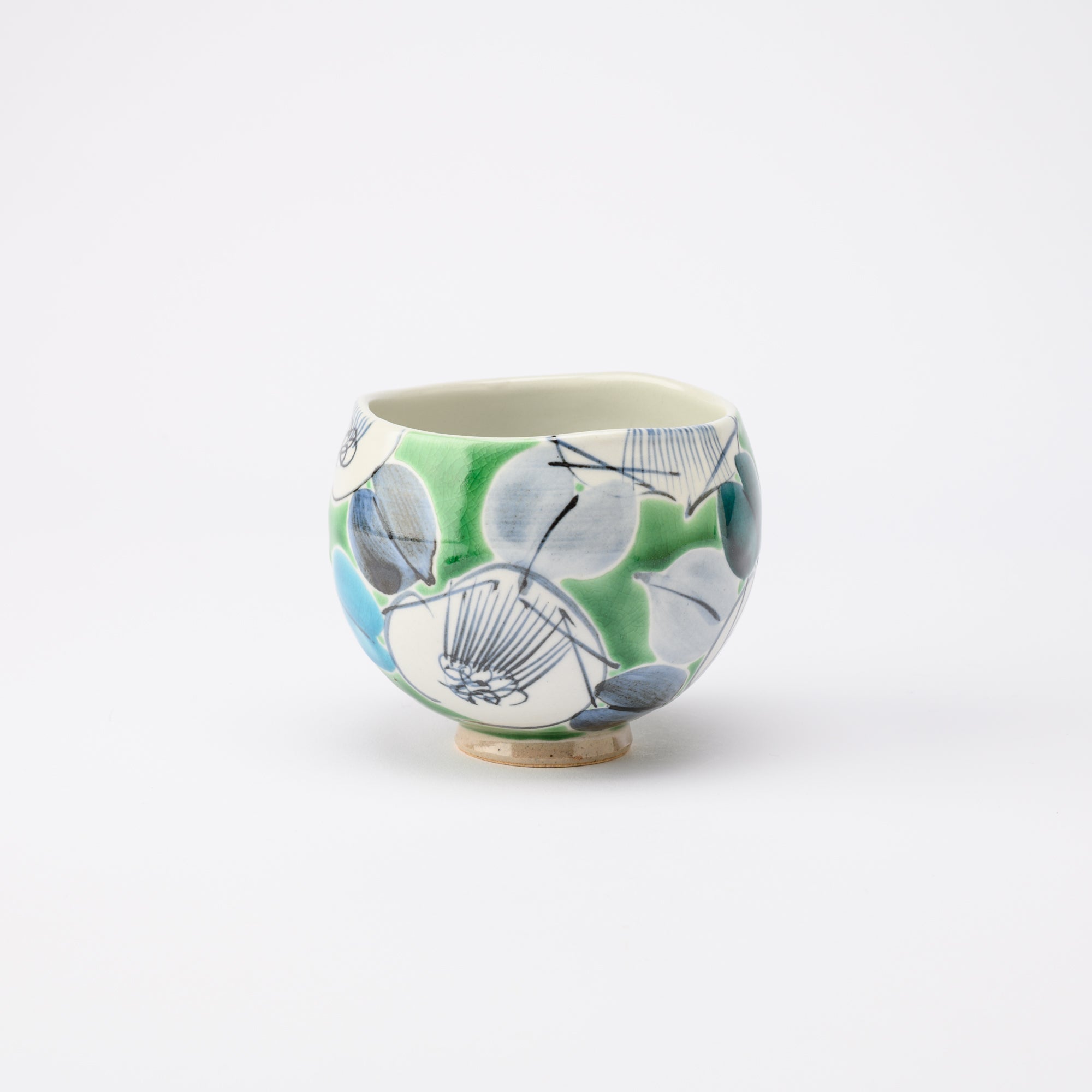 Kokuzou Kiln Camellia Kutani Yunomi Japanese Teacup - MUSUBI KILN - Quality Japanese Tableware and Gift