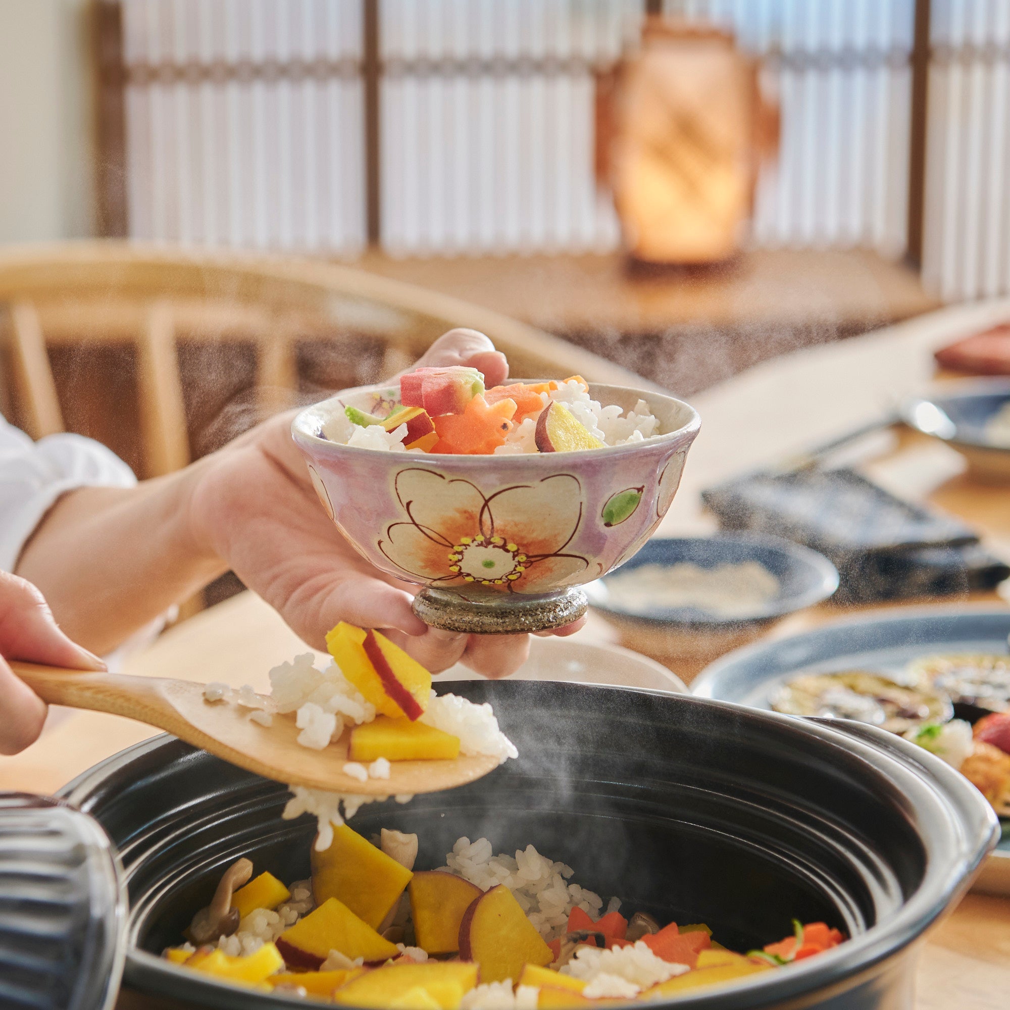 Kokuzou Kiln Flower Kutani Japanese Rice Bowl - MUSUBI KILN - Quality Japanese Tableware and Gift