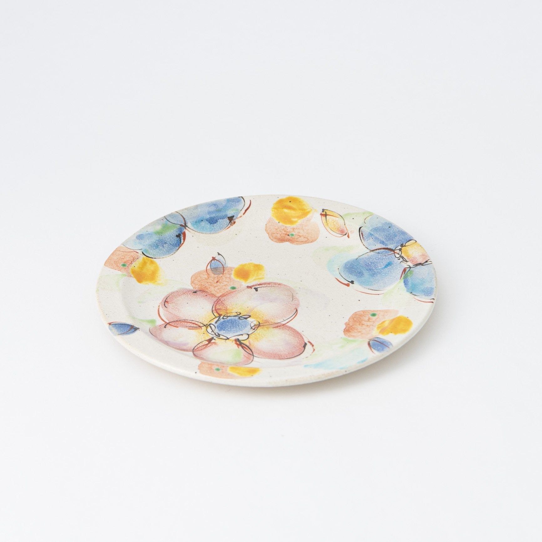 Kokuzou Kiln Flowers in The Wind Kutani Round Plate 8.6in - MUSUBI KILN - Quality Japanese Tableware and Gift