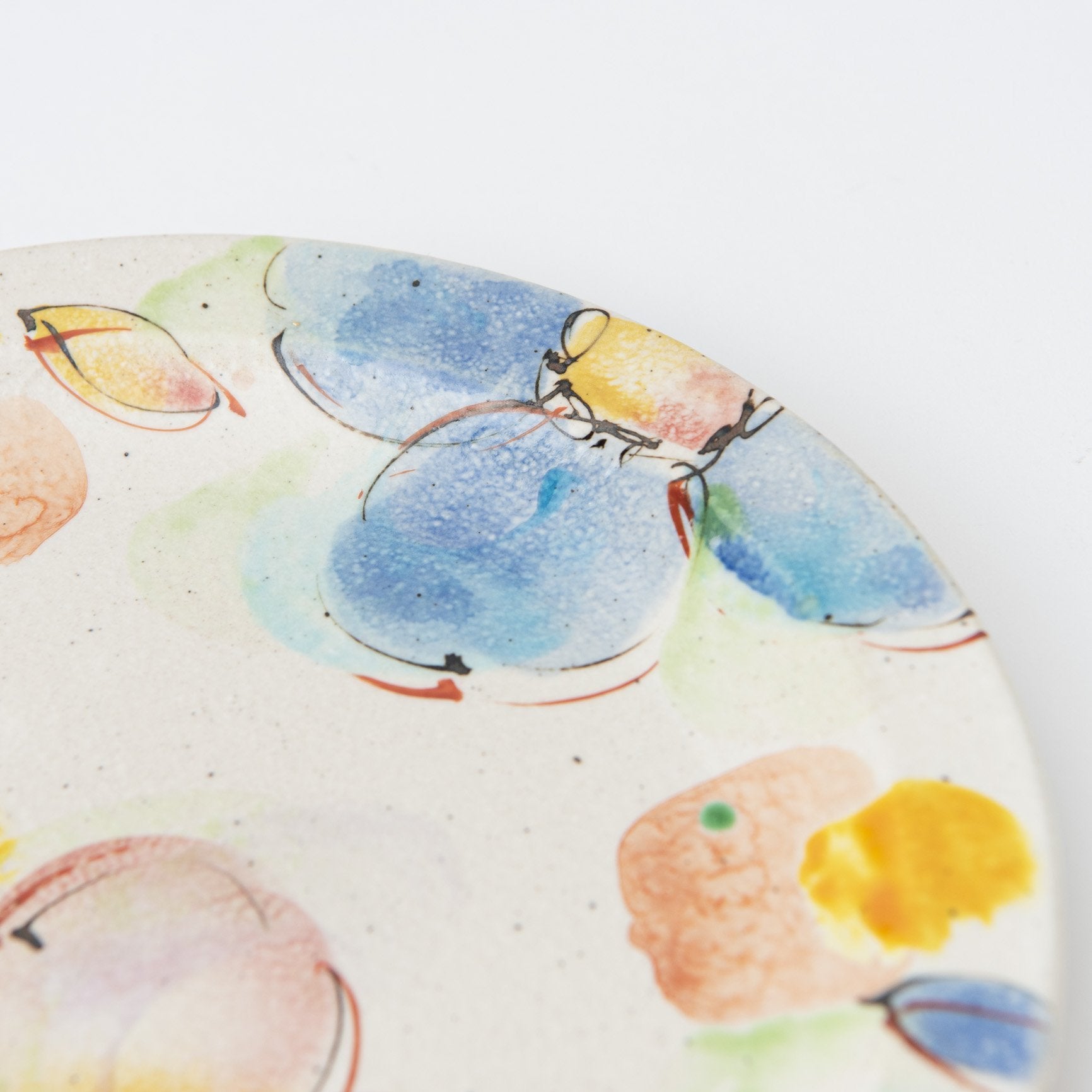 Kokuzou Kiln Flowers in The Wind Kutani Round Plate 8.6in - MUSUBI KILN - Quality Japanese Tableware and Gift