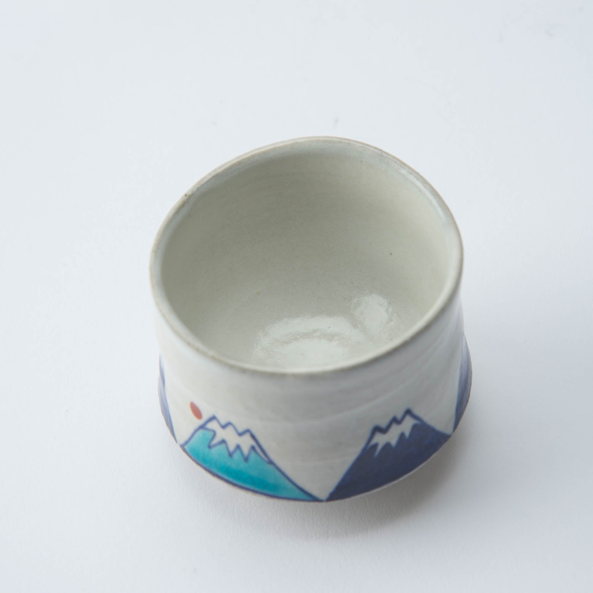 Kokuzou Kiln Mt Fuji Kutani Guinomi Sake Cup - MUSUBI KILN - Quality Japanese Tableware and Gift