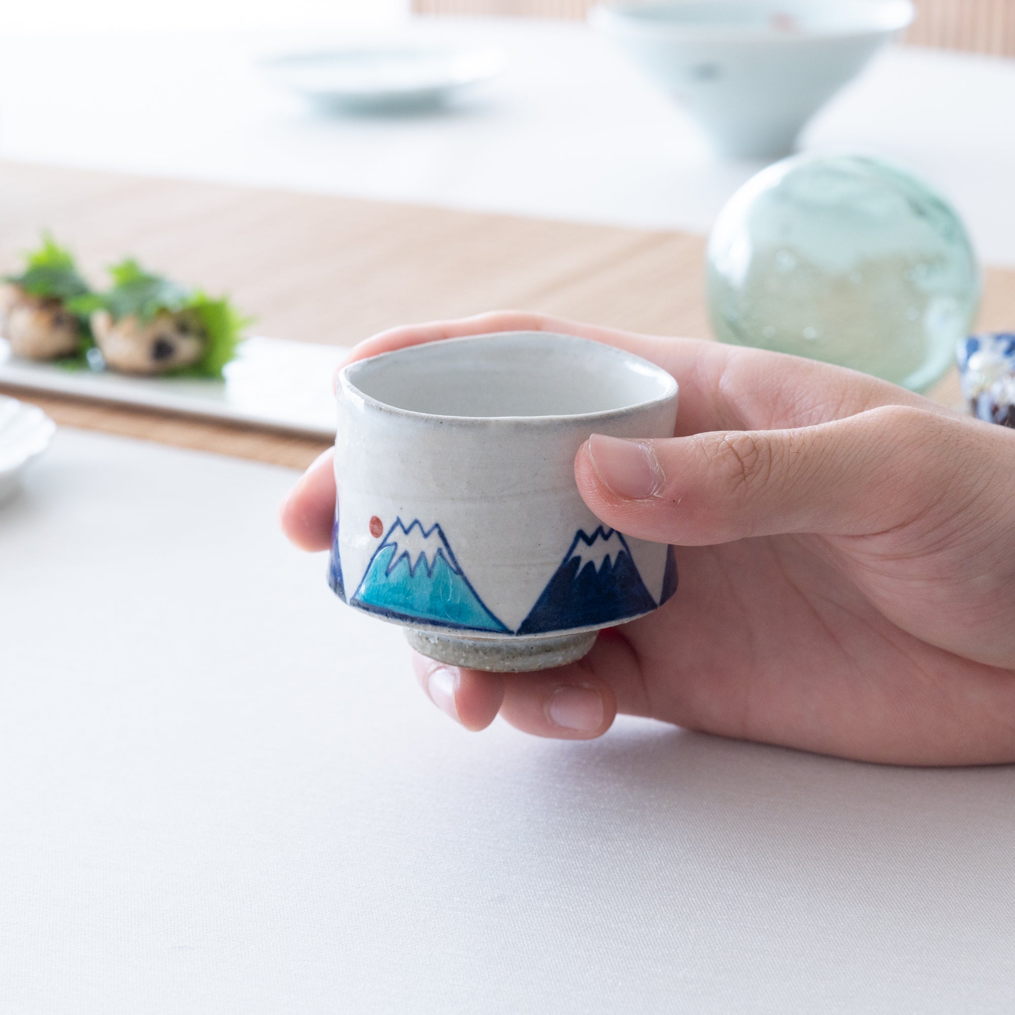 Kokuzou Kiln Mt Fuji Kutani Guinomi Sake Cup - MUSUBI KILN - Quality Japanese Tableware and Gift