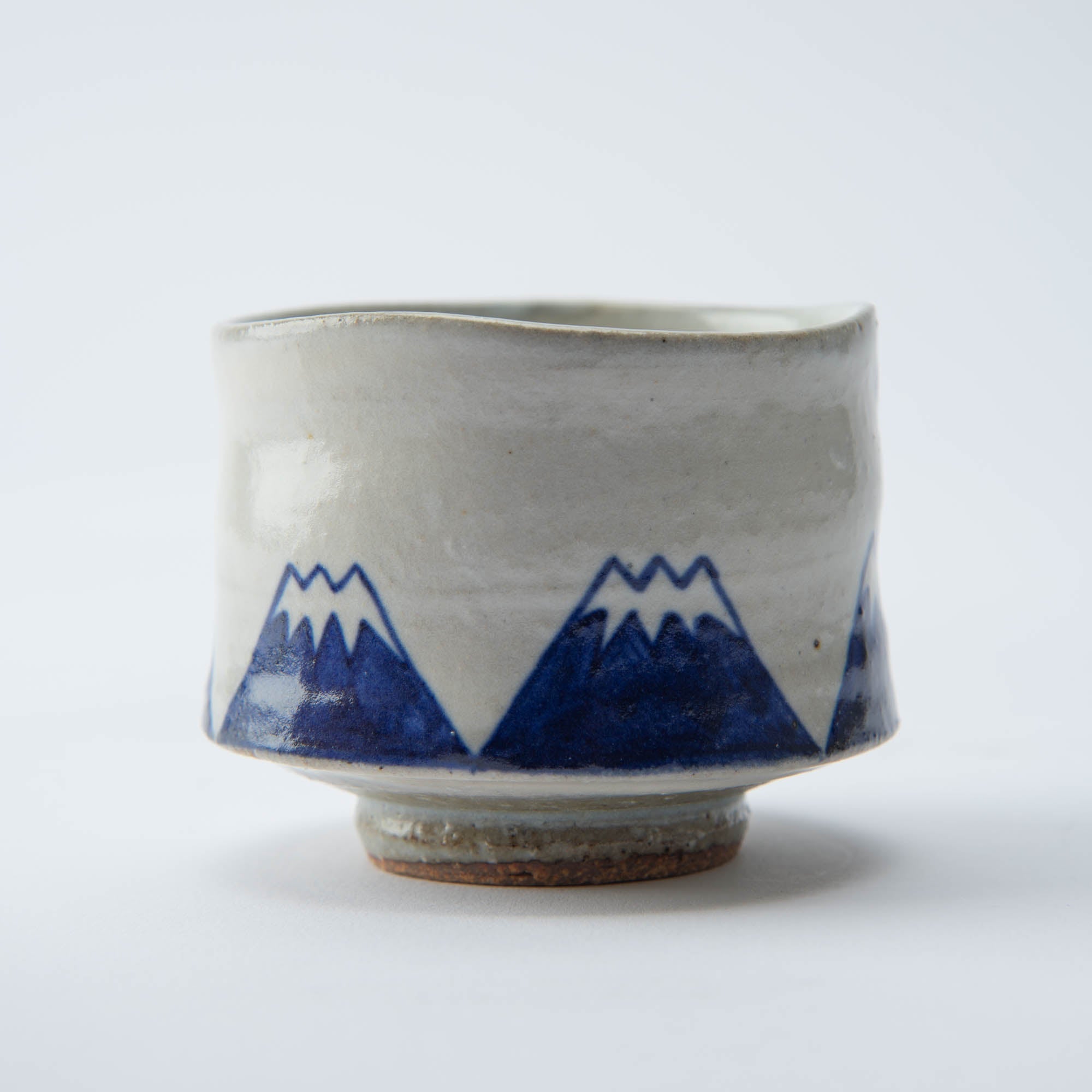 Kokuzou Kiln Mt Fuji Kutani Guinomi Sake Cup - MUSUBI KILN - Quality Japanese Tableware and Gift