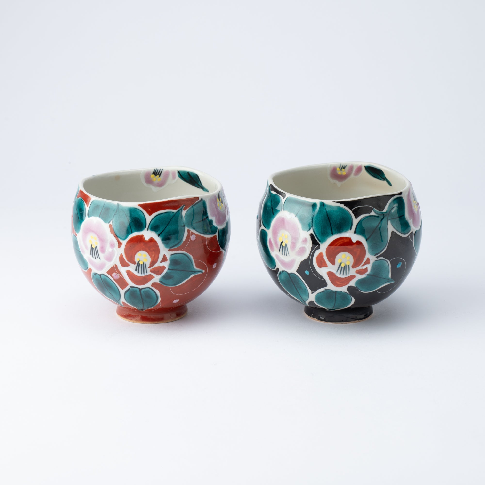 Kokuzou Kiln Painted Camellia Kutani Yunomi Japanese Teacup - MUSUBI KILN - Quality Japanese Tableware and Gift