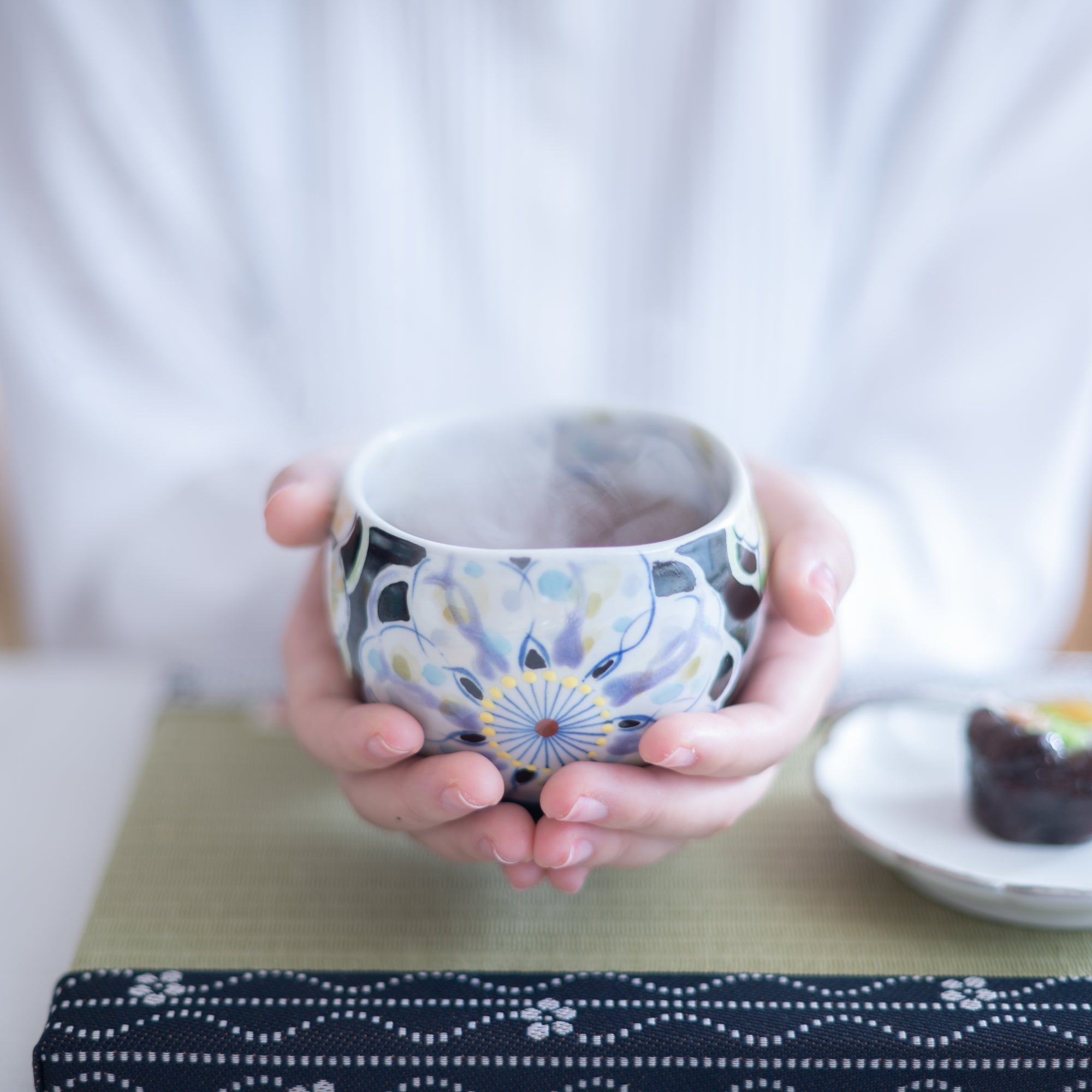 Kokuzou Kiln Polychrome Flowers Kutani Yunomi Japanese Teacup - MUSUBI KILN - Quality Japanese Tableware and Gift