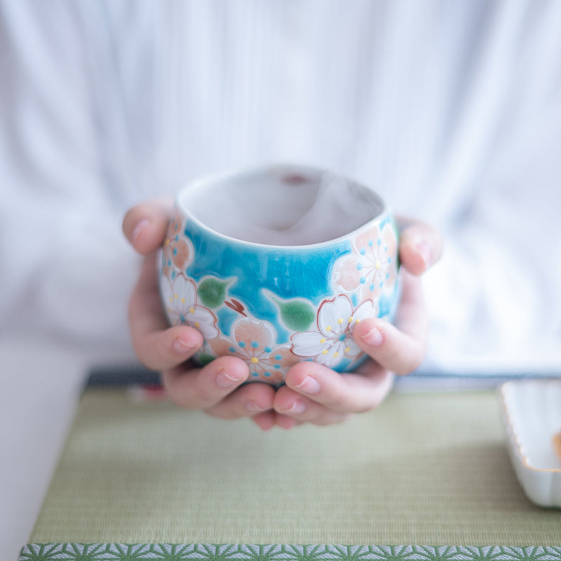 Kokuzou Kiln Sakura Blossom Kutani Yunomi Japanese Teacup - MUSUBI KILN - Quality Japanese Tableware and Gift