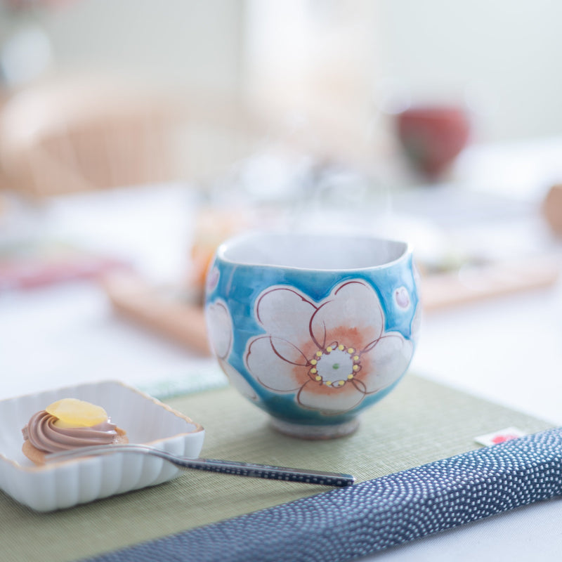 Kokuzou Kiln Sakura Floral Prints Kutani Yunomi Japanese Teacup - MUSUBI KILN - Quality Japanese Tableware and Gift