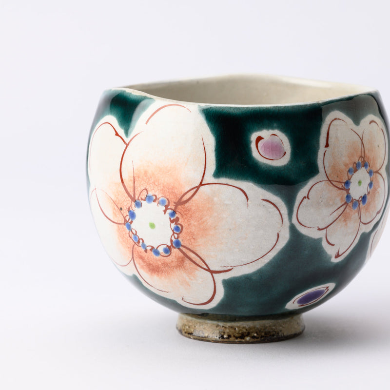 Kokuzou Kiln Sakura Floral Prints Kutani Yunomi Japanese Teacup - MUSUBI KILN - Quality Japanese Tableware and Gift