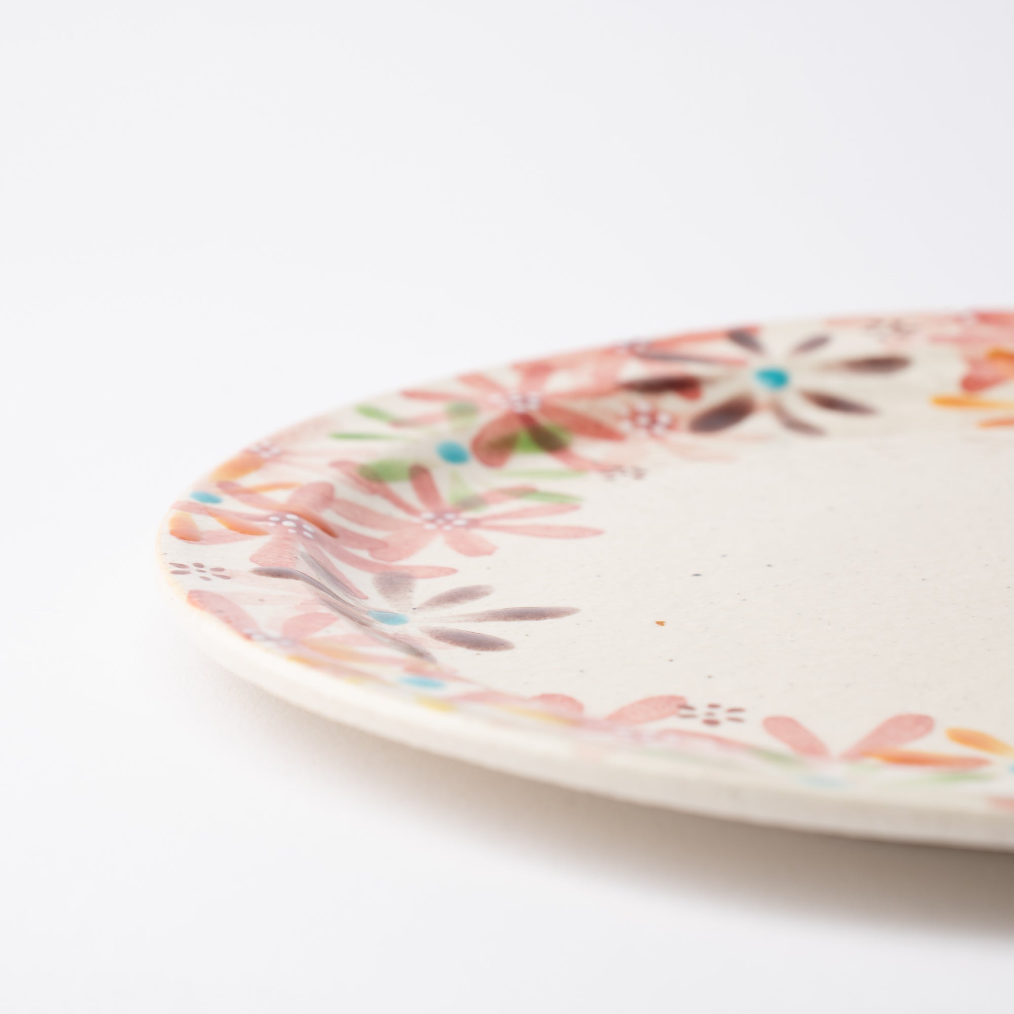 Kokuzou Kiln Sakura Pink Kutani Round Plate 8.6in - MUSUBI KILN - Quality Japanese Tableware and Gift