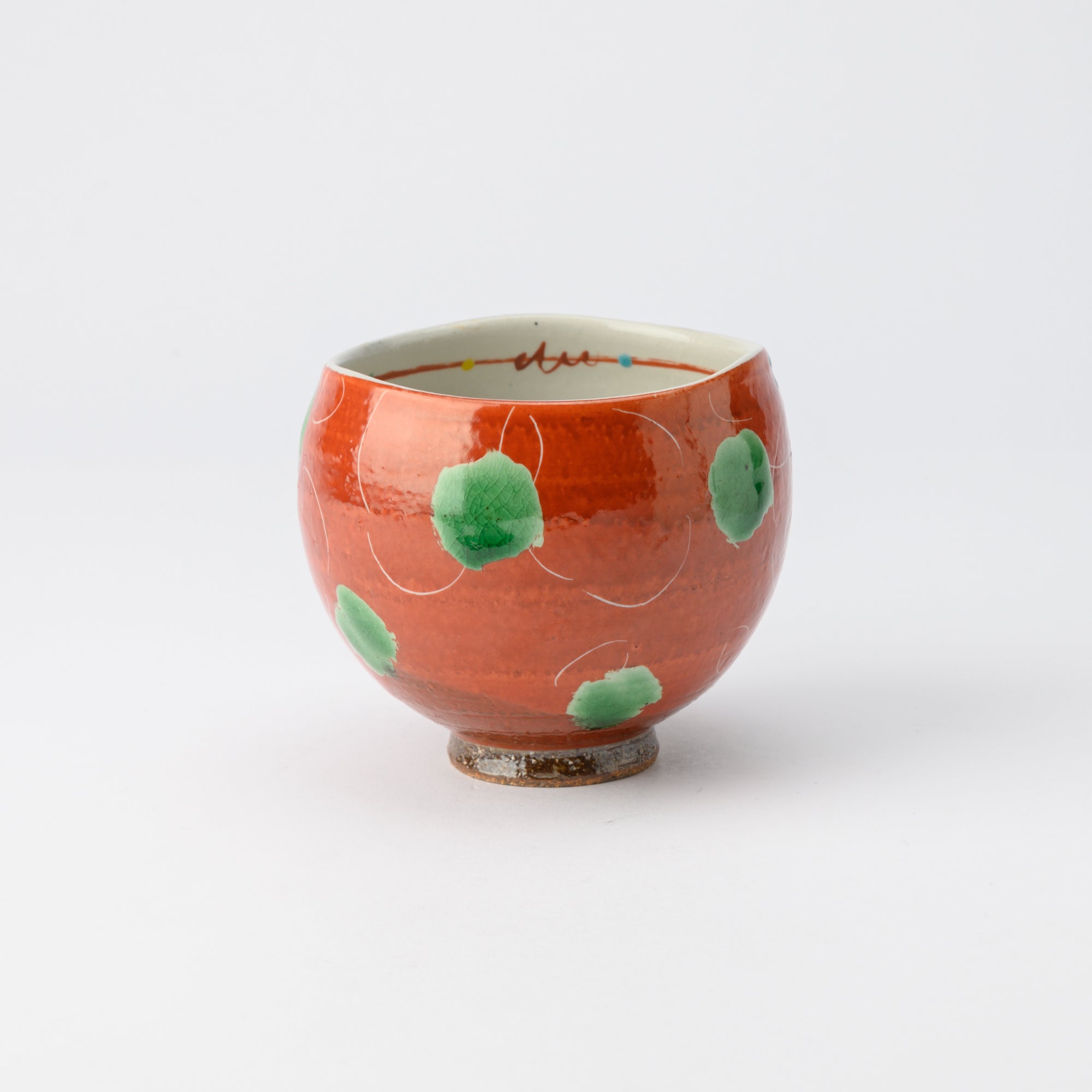 Kokuzou Kiln Vermilion Flower Kutani Yunomi Japanese Teacup - MUSUBI KILN - Quality Japanese Tableware and Gift