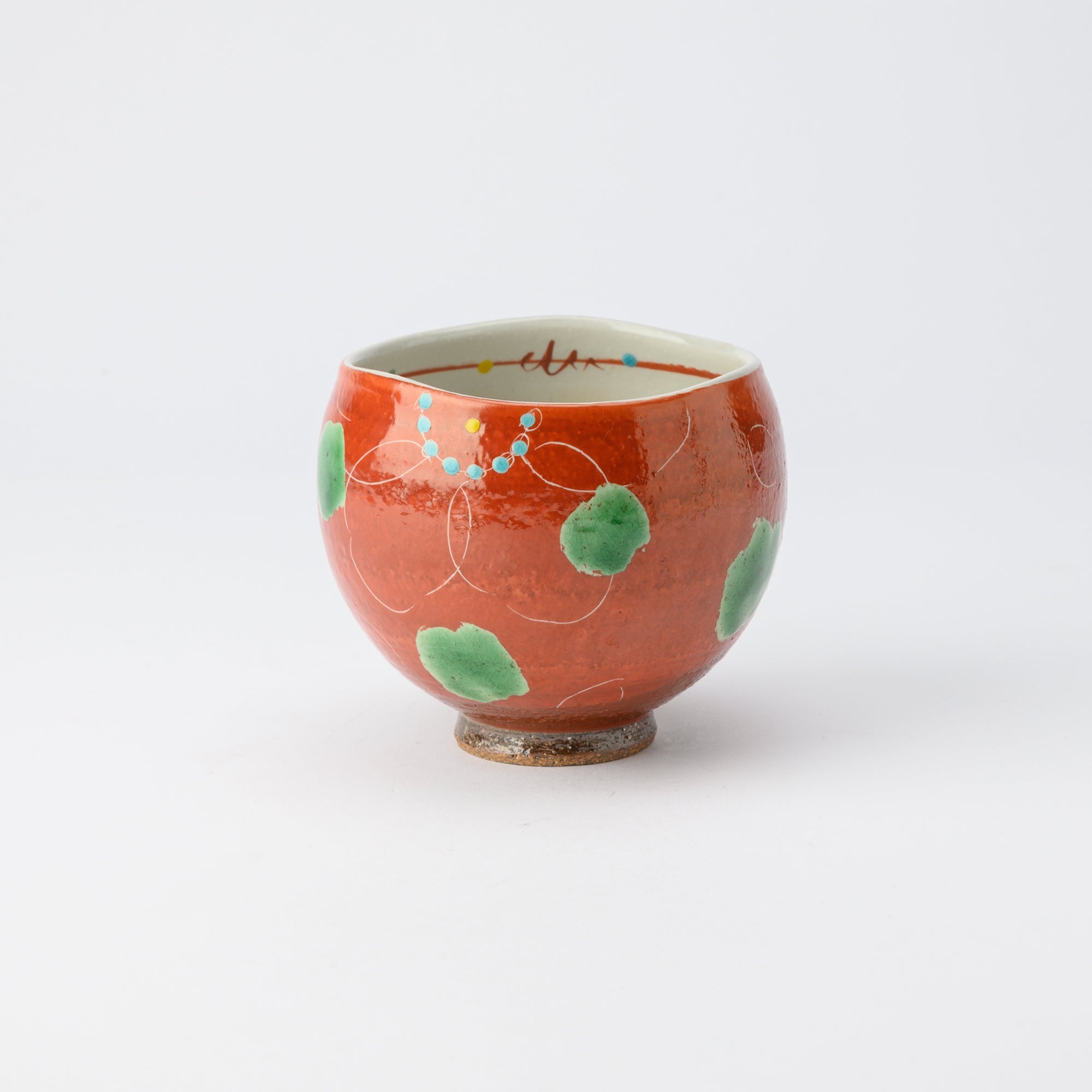 Kokuzou Kiln Vermilion Flower Kutani Yunomi Japanese Teacup - MUSUBI KILN - Quality Japanese Tableware and Gift