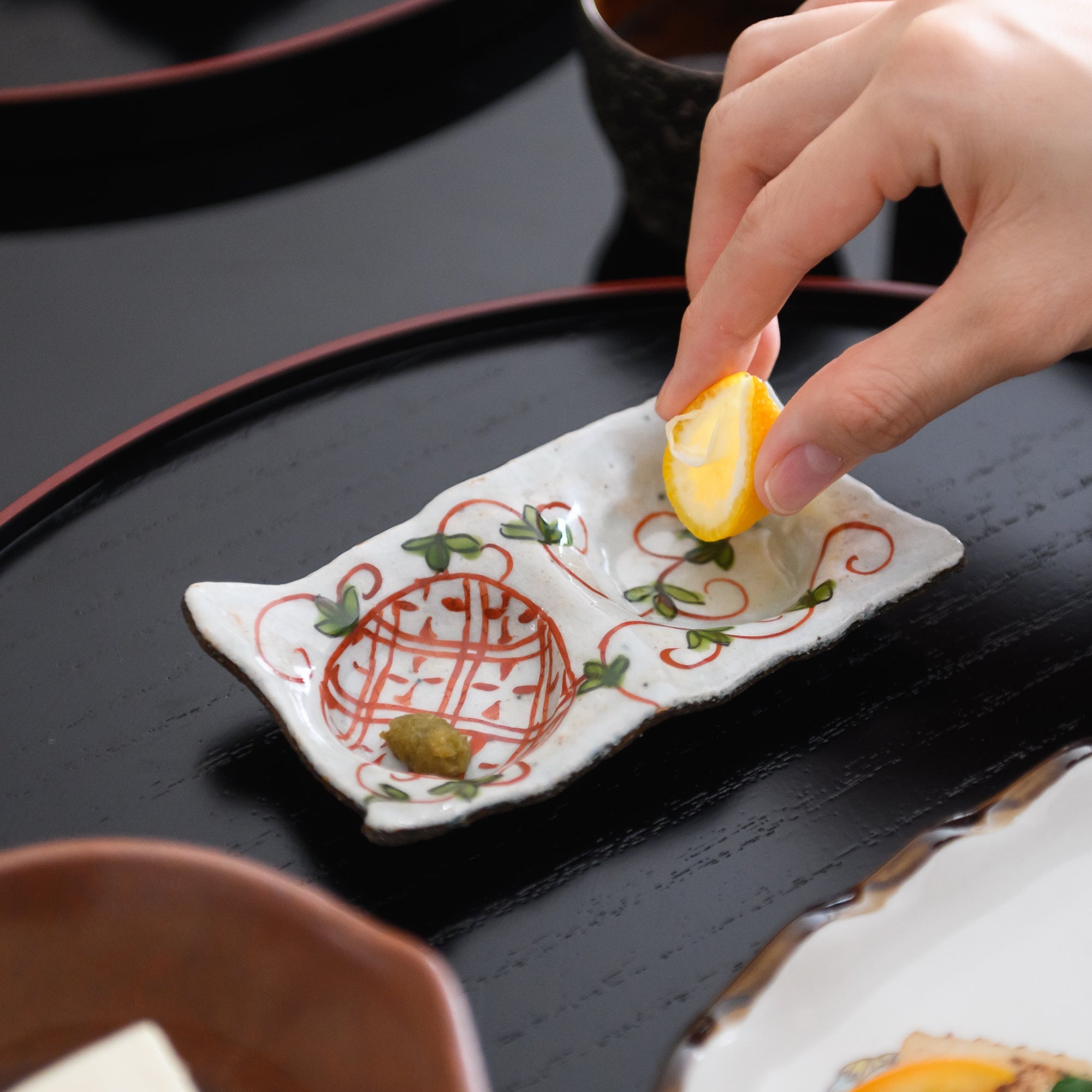 Kousai Kiln Arabesque Hasami Divided Sauce Plate - MUSUBI KILN - Quality Japanese Tableware and Gift