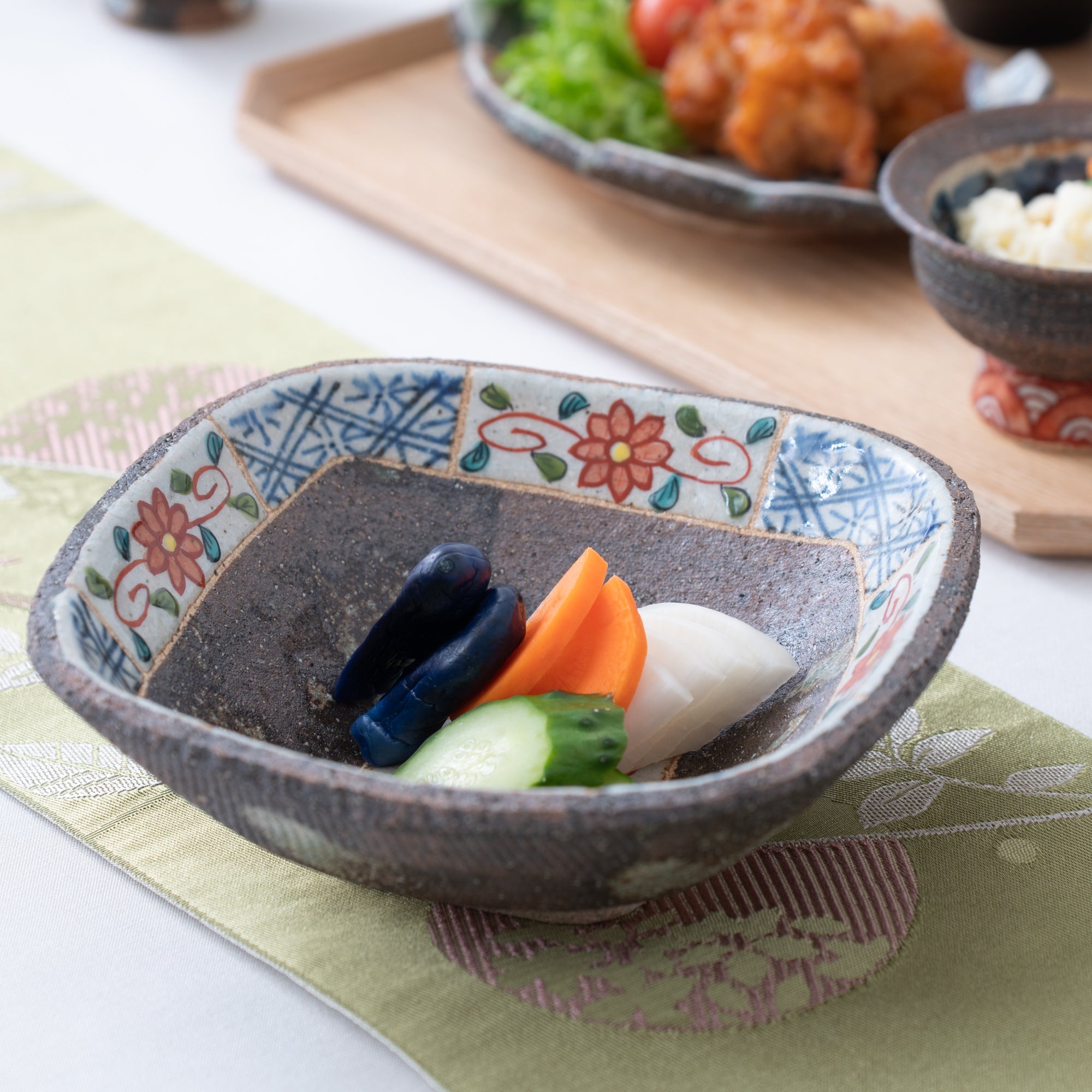 Kousai Kiln Flower Hasami Square Bowl - MUSUBI KILN - Quality Japanese Tableware and Gift