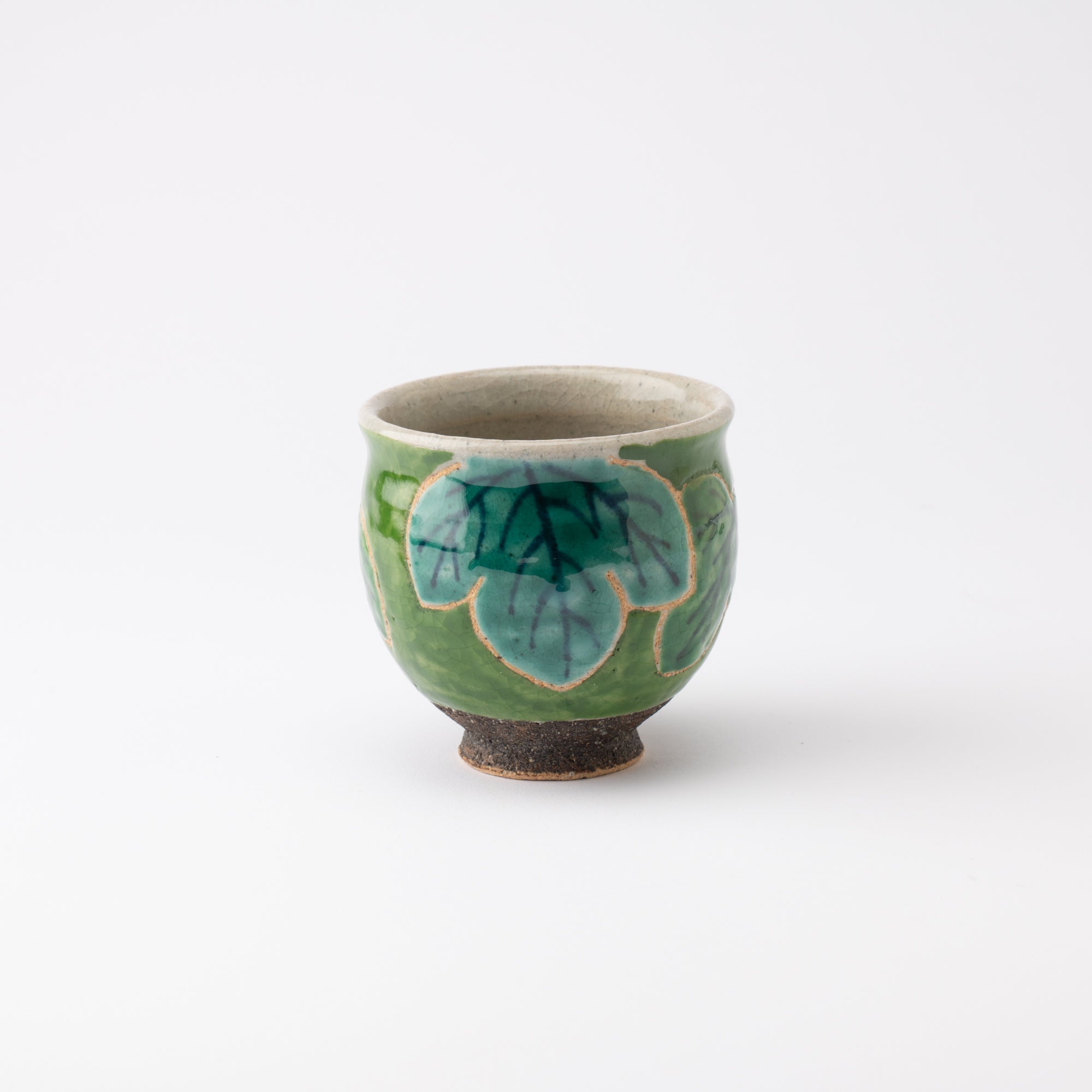 Kousai Kiln Green Grape Hasami Yunomi Japanese Teacup L - MUSUBI KILN - Quality Japanese Tableware and Gift