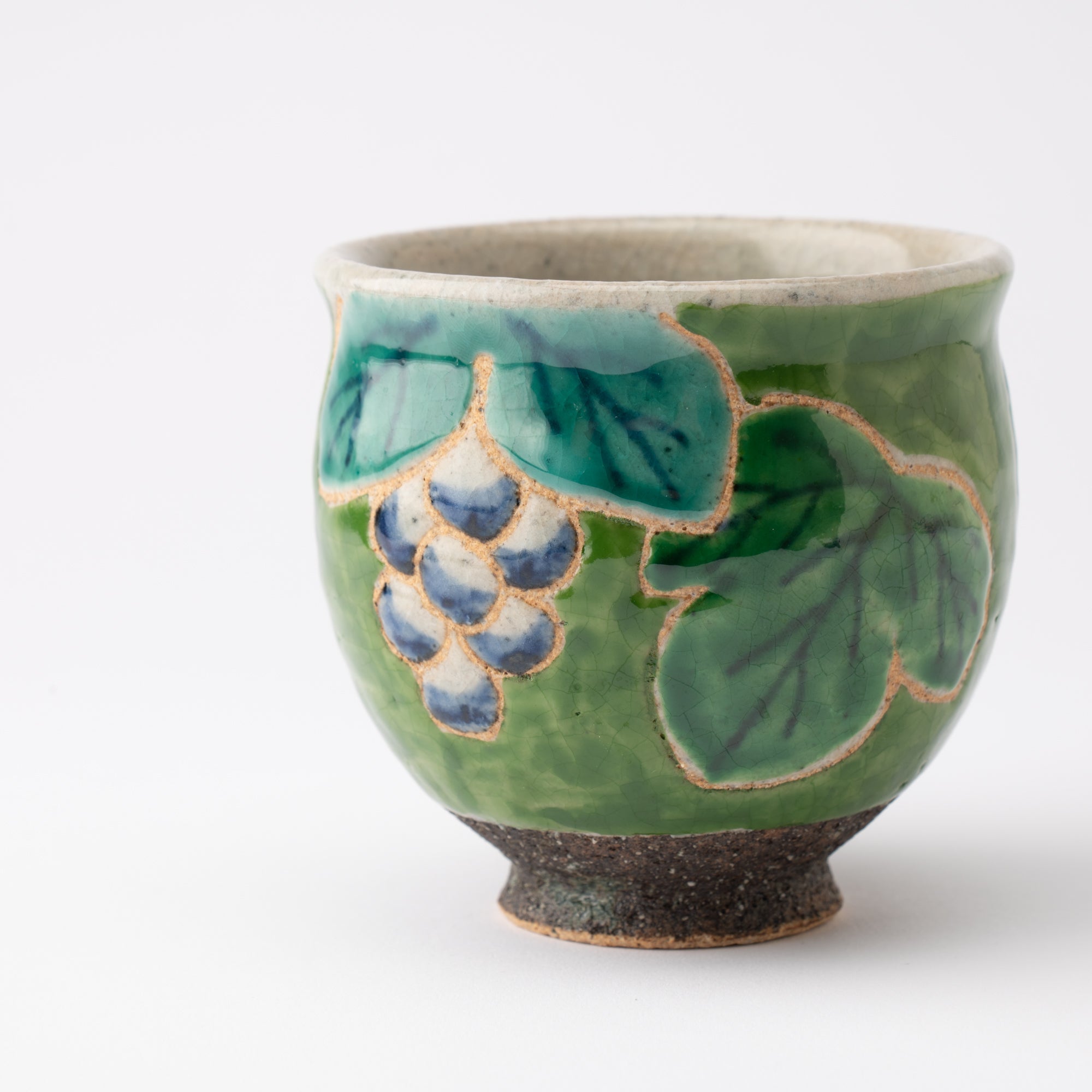 Kousai Kiln Green Grape Hasami Yunomi Japanese Teacup L - MUSUBI KILN - Quality Japanese Tableware and Gift