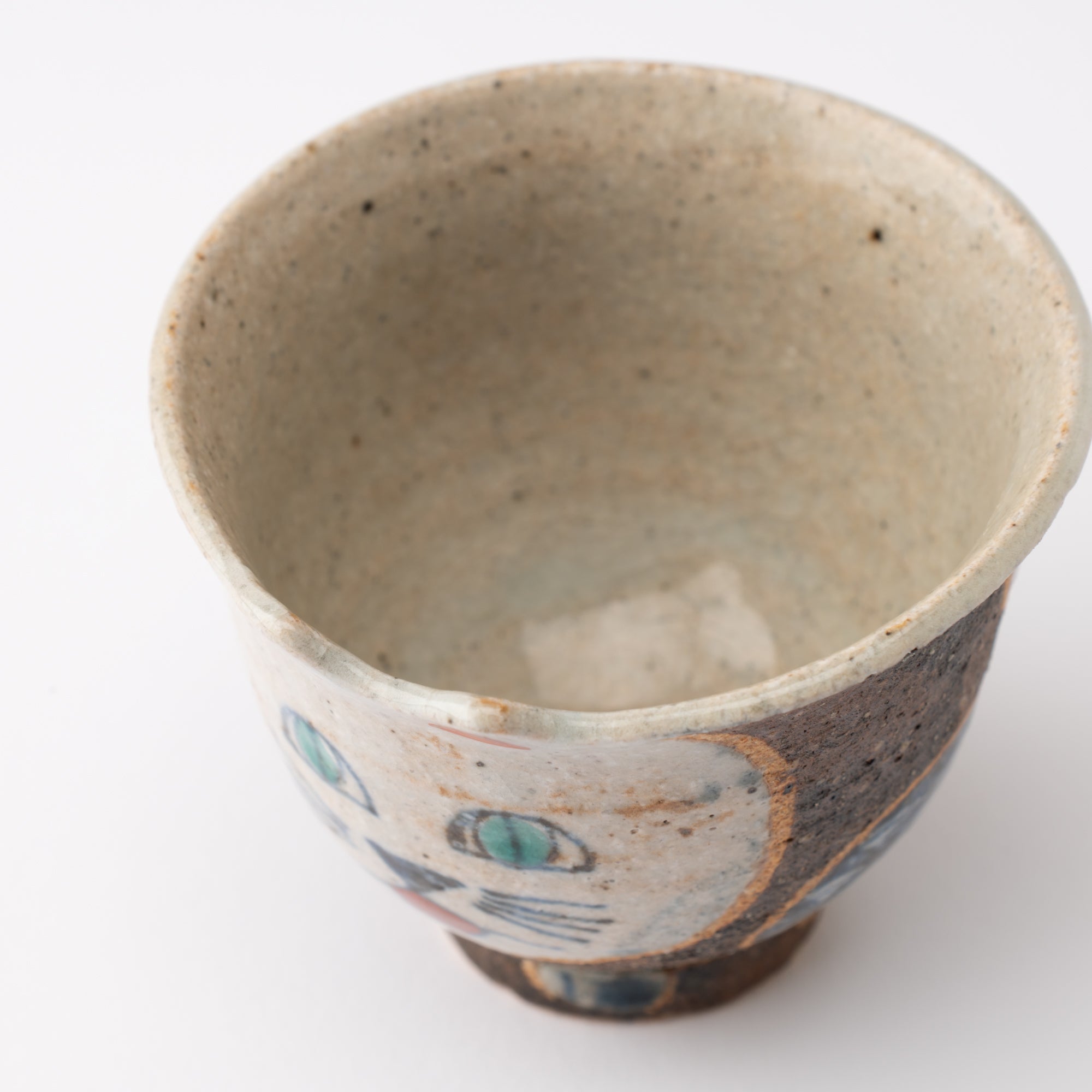 Kousai Kiln Playful Cat Hasami Small Yunomi Japanese Teacup - MUSUBI KILN - Quality Japanese Tableware and Gift