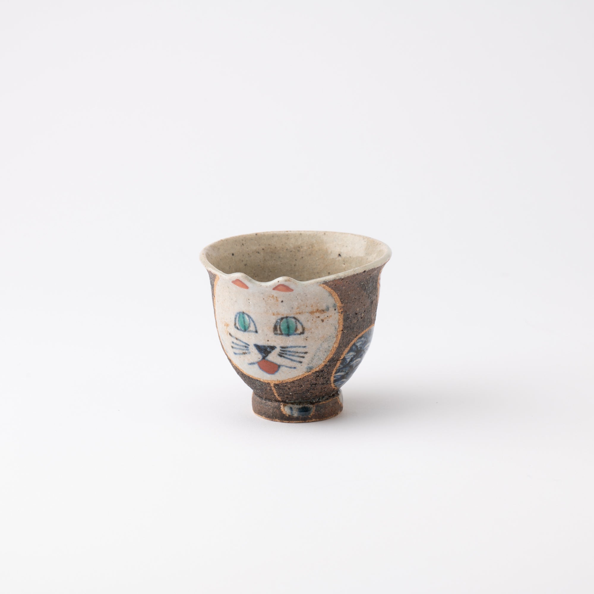 Kousai Kiln Playful Cat Hasami Small Yunomi Japanese Teacup - MUSUBI KILN - Quality Japanese Tableware and Gift