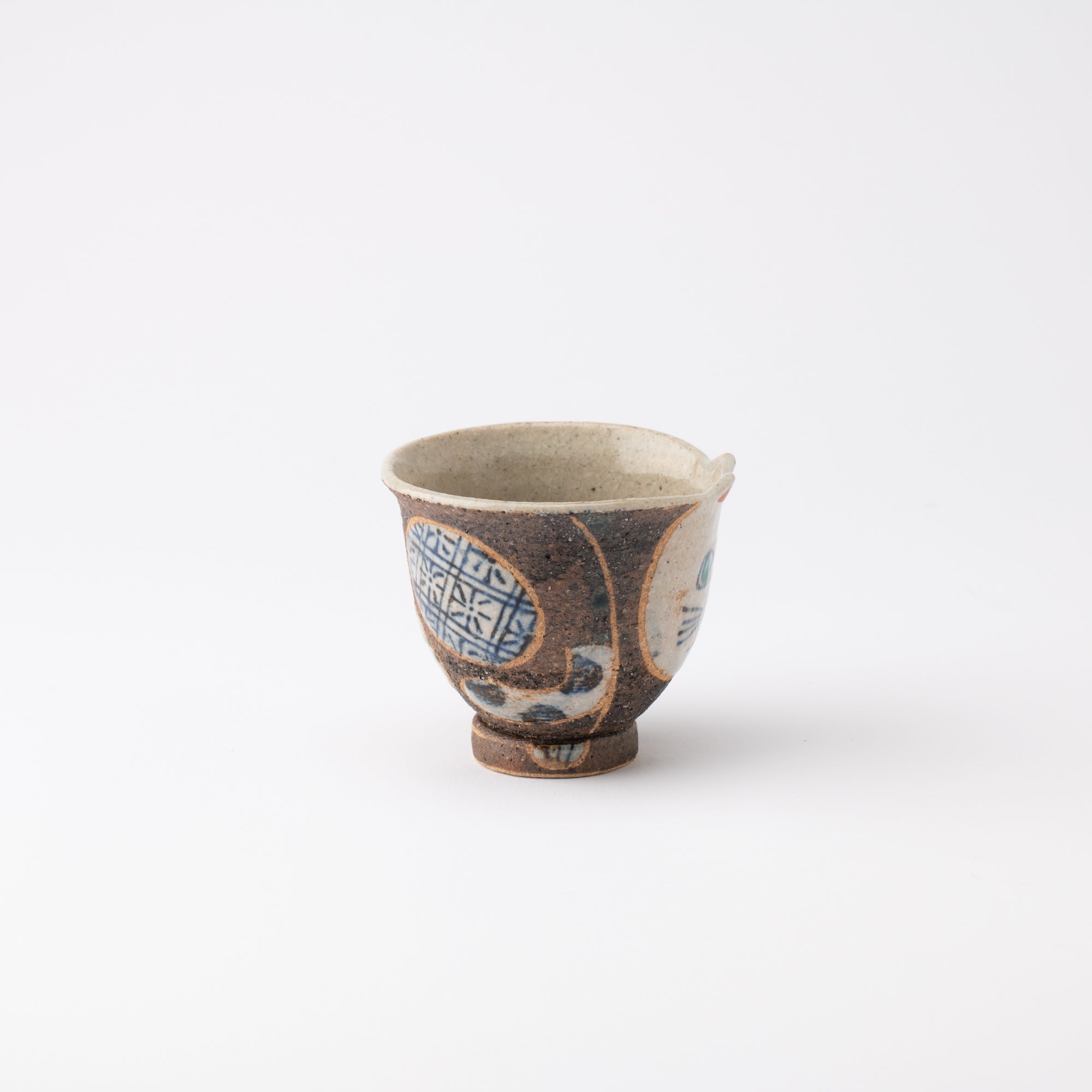 Kousai Kiln Playful Cat Hasami Small Yunomi Japanese Teacup - MUSUBI KILN - Quality Japanese Tableware and Gift