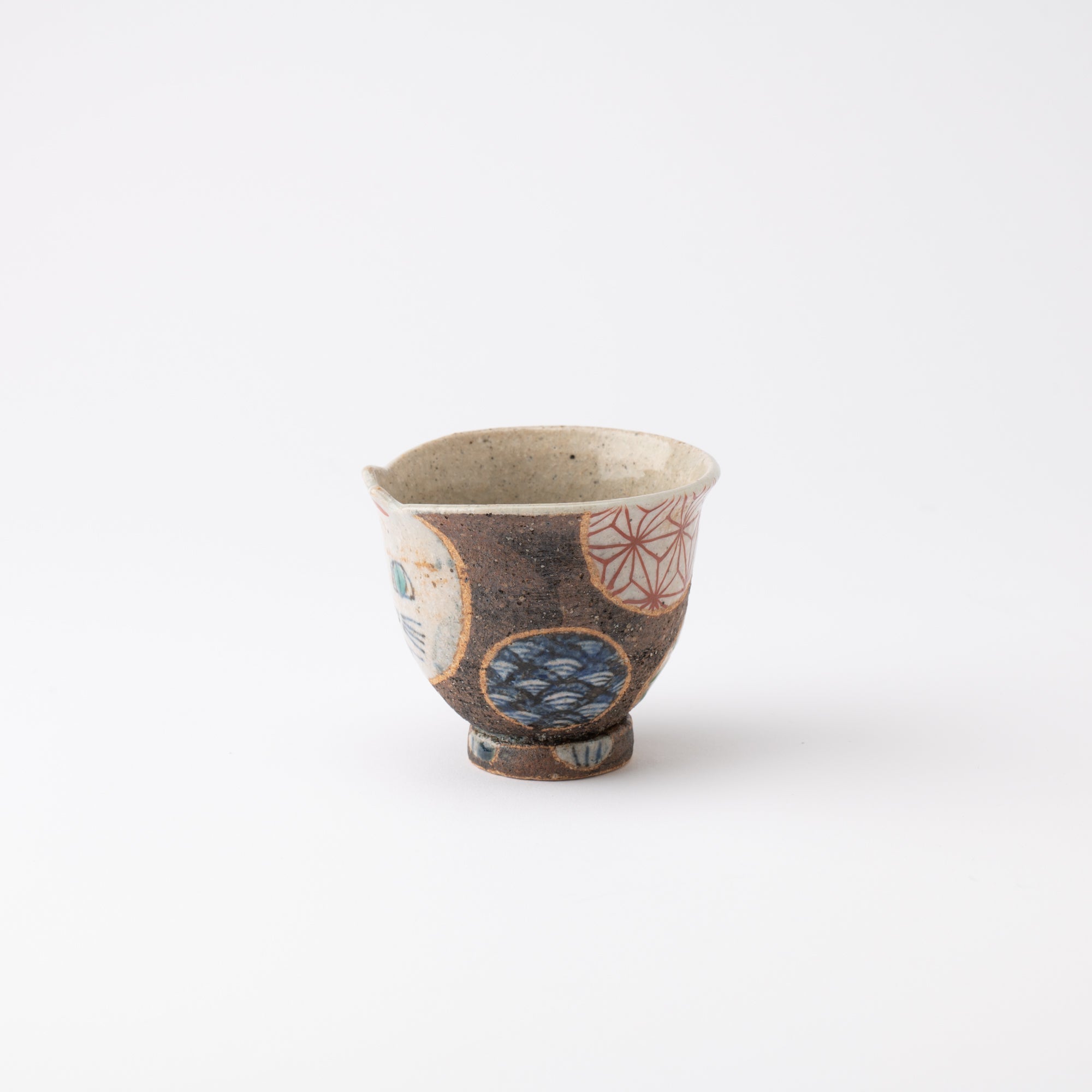 Kousai Kiln Playful Cat Hasami Small Yunomi Japanese Teacup - MUSUBI KILN - Quality Japanese Tableware and Gift