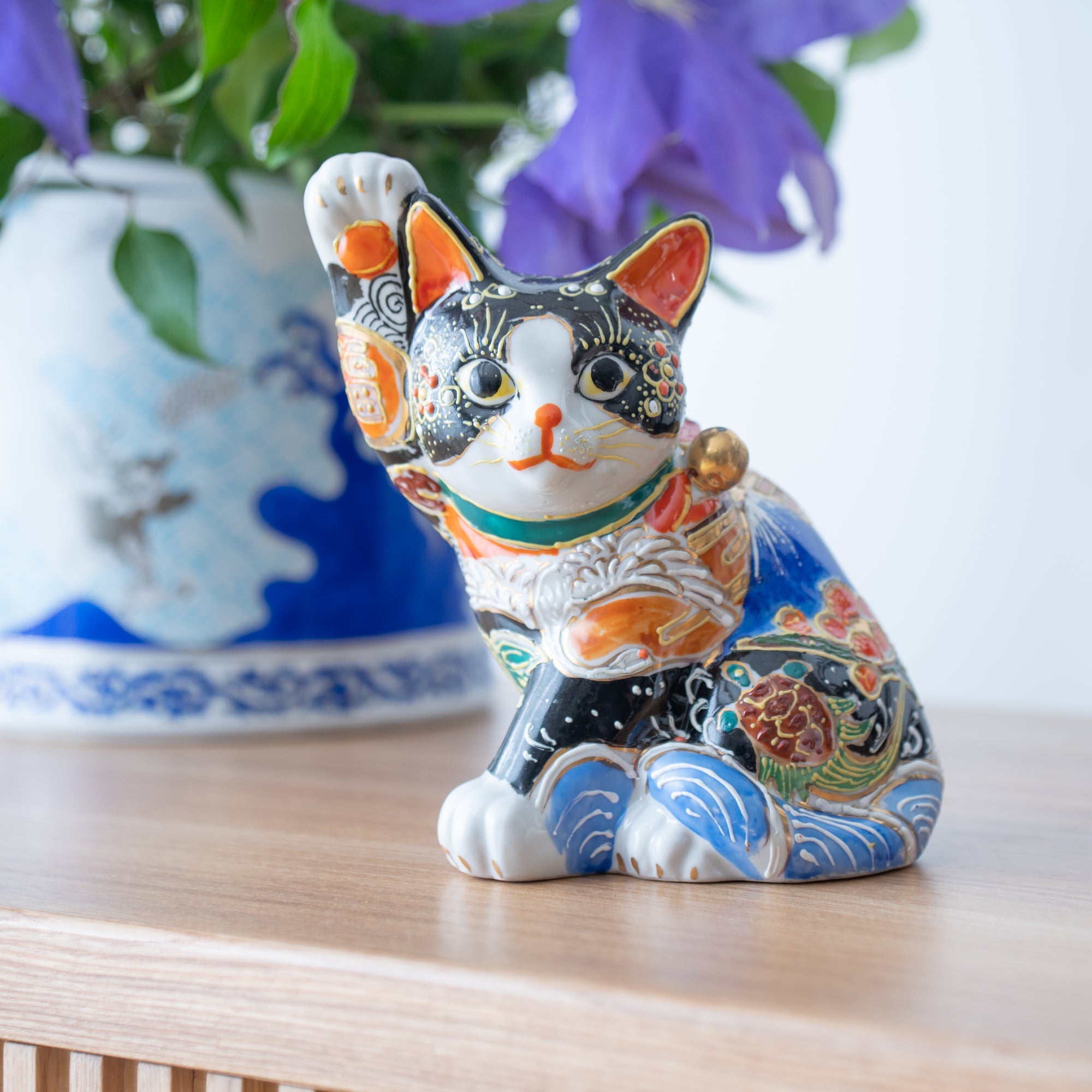 Kutani Lucky Cat - Maneki Neko C - MUSUBI KILN - Quality Japanese Tableware and Gift