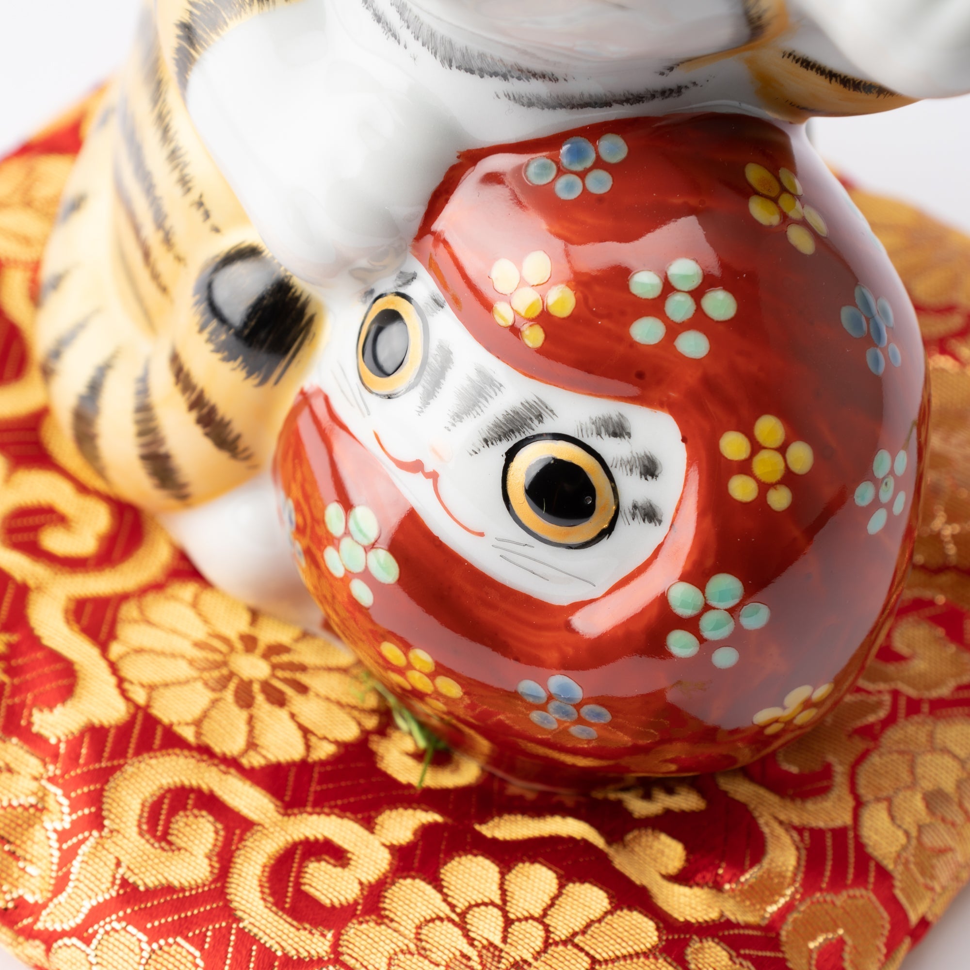 Kutani Lucky Cat - Maneki Neko T - MUSUBI KILN - Quality Japanese Tableware and Gift