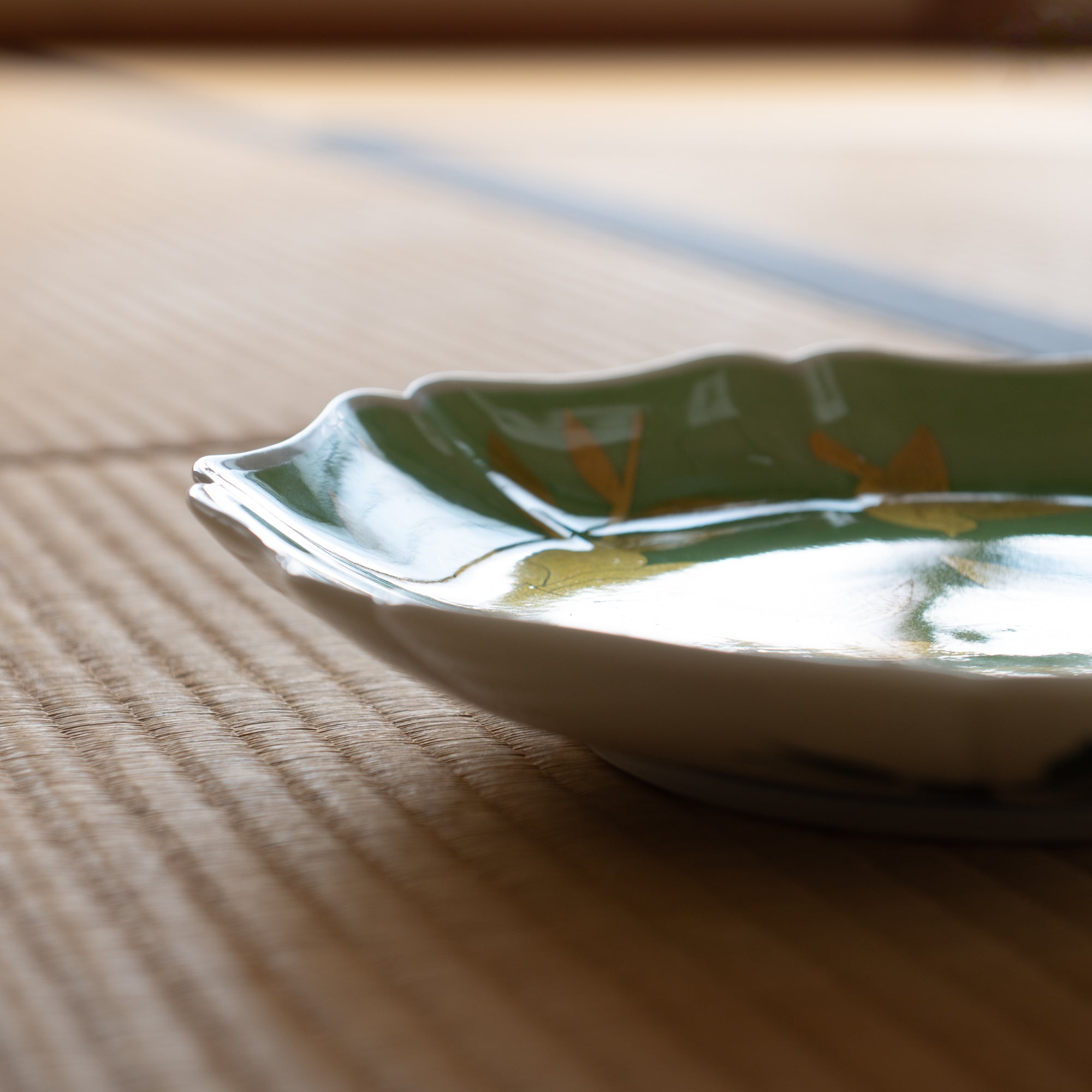 Magnolia and Bird Underglaze Gold Leaf Ornamental Plate - MUSUBI KILN - Quality Japanese Tableware and Gift