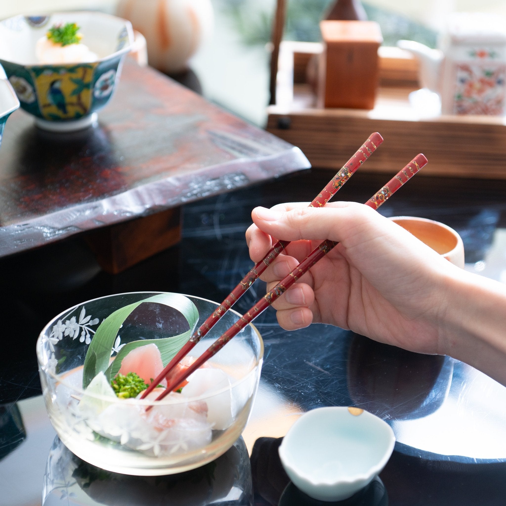 Matsukan Chiyo - Nishiki Wakasa Lacquerware Set of Two Pairs of Chopsticks 23.5 cm (9.3 in) / 21.5 cm (8.5 in) - MUSUBI KILN - Quality Japanese Tableware and Gift