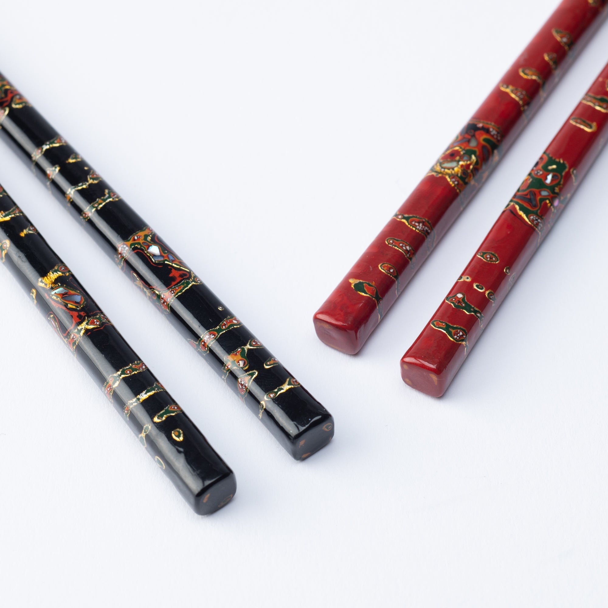 Matsukan Chiyo - Nishiki Wakasa Lacquerware Set of Two Pairs of Chopsticks 23.5 cm (9.3 in) / 21.5 cm (8.5 in) - MUSUBI KILN - Quality Japanese Tableware and Gift