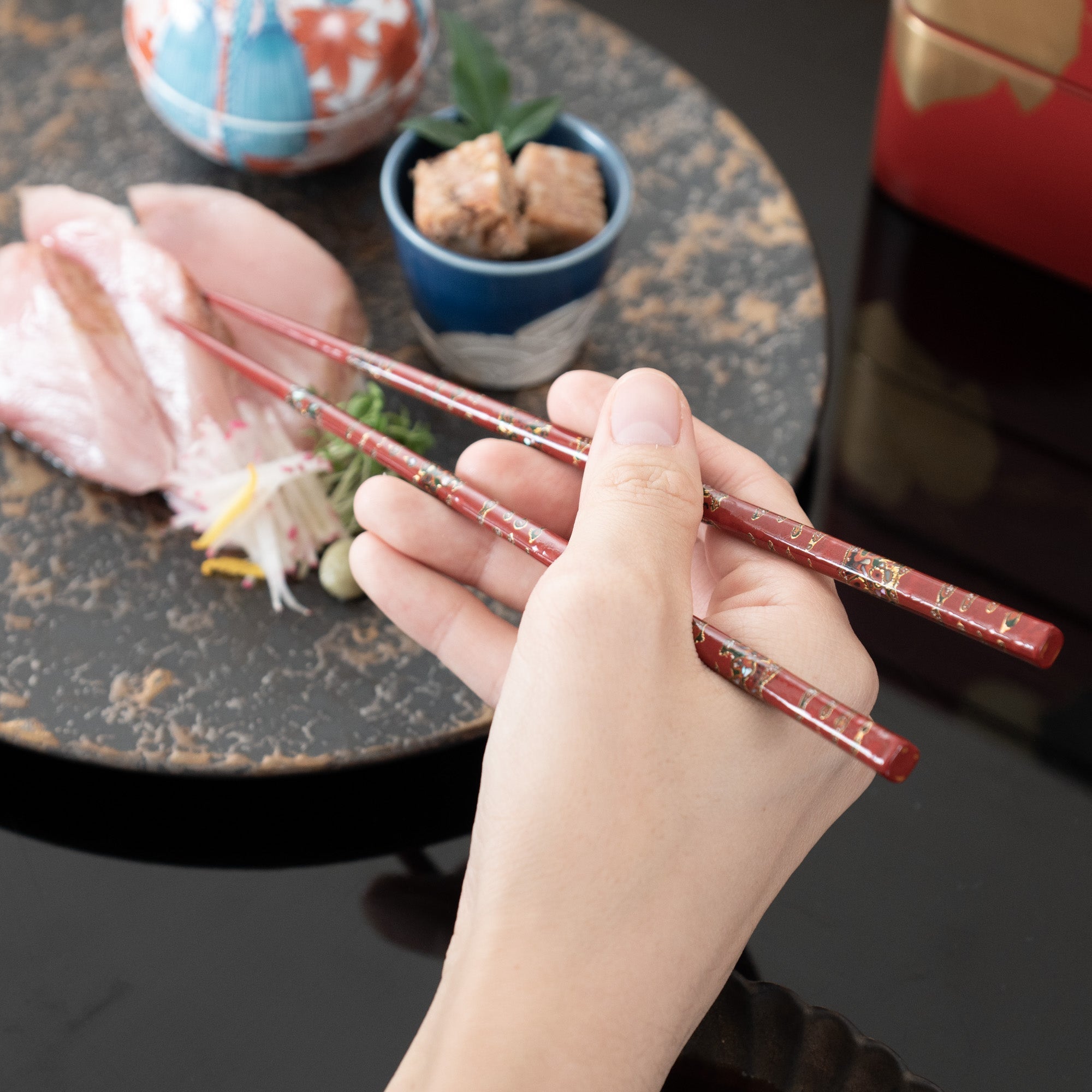 Matsukan Chiyo - Nishiki Wakasa Lacquerware Set of Two Pairs of Chopsticks 23.5 cm (9.3 in) / 21.5 cm (8.5 in) - MUSUBI KILN - Quality Japanese Tableware and Gift