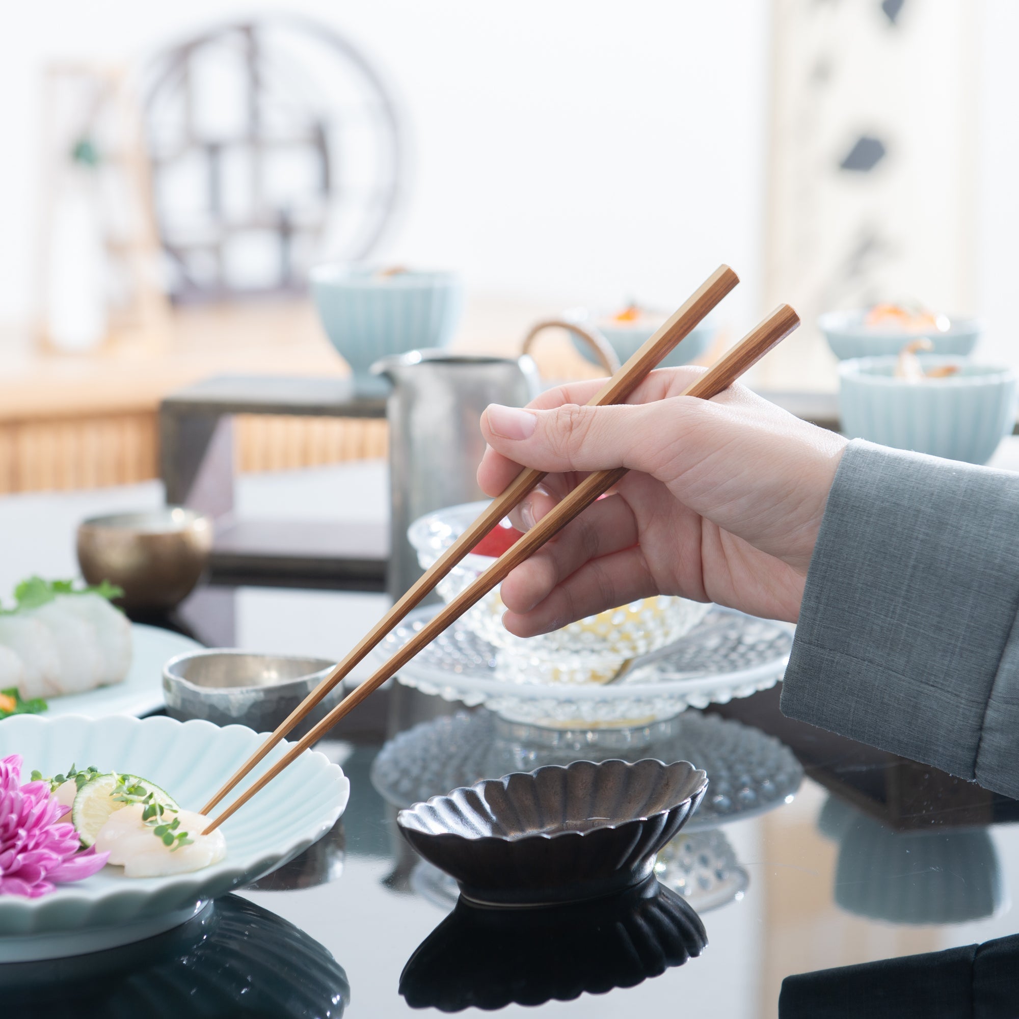 Matsukan Octagonal Shiratake Kyoto Bamboo Wakasa Lacquerware Chopsticks Set of Two Pairs of Chopsticks 24 cm (9.4 in) - MUSUBI KILN - Quality Japanese Tableware and Gift