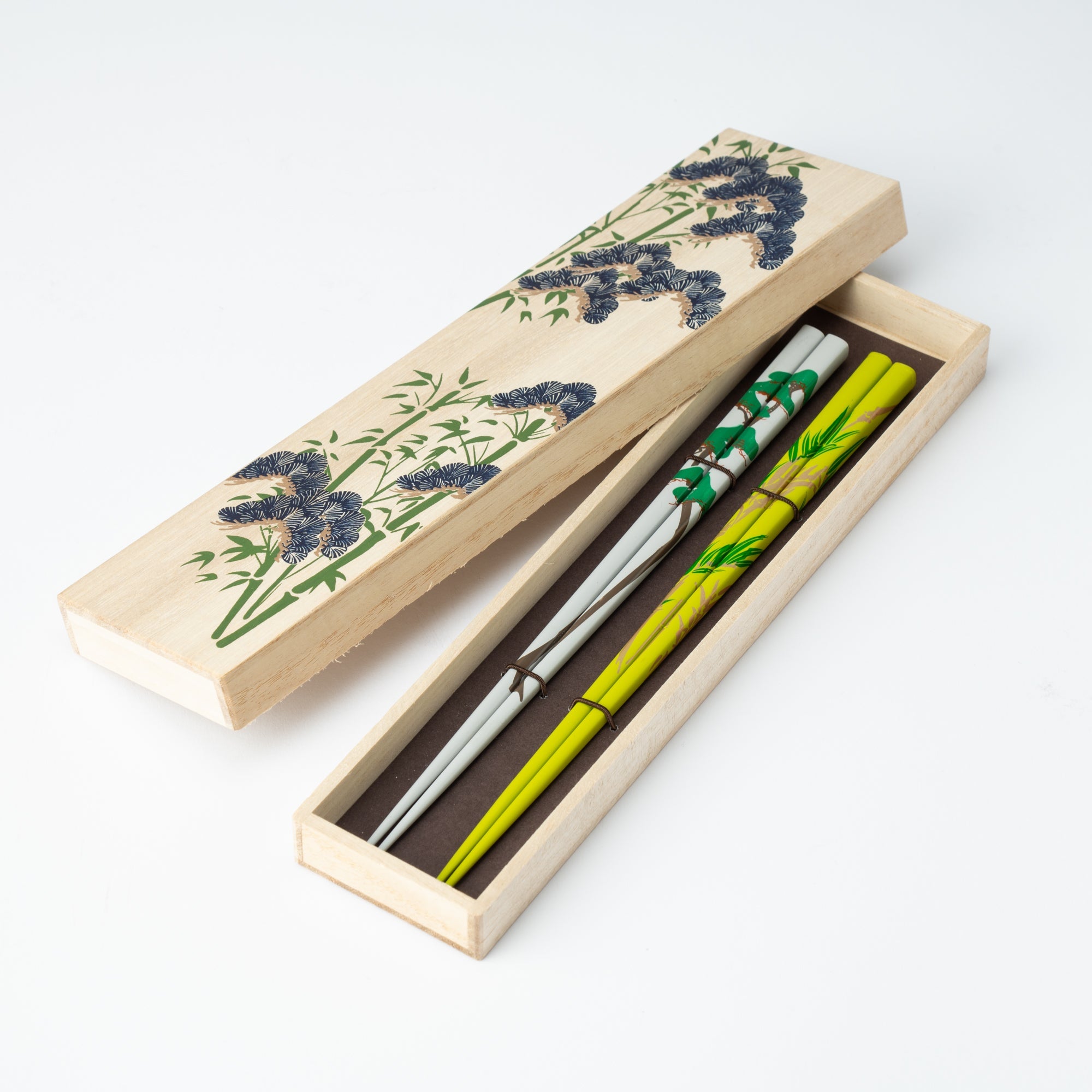 Matsukan Rimpa Pine and Bamboo Wakasa Lacquerware Set of Two Pairs of Chopsticks 23 cm (9.1 in) - MUSUBI KILN - Quality Japanese Tableware and Gift