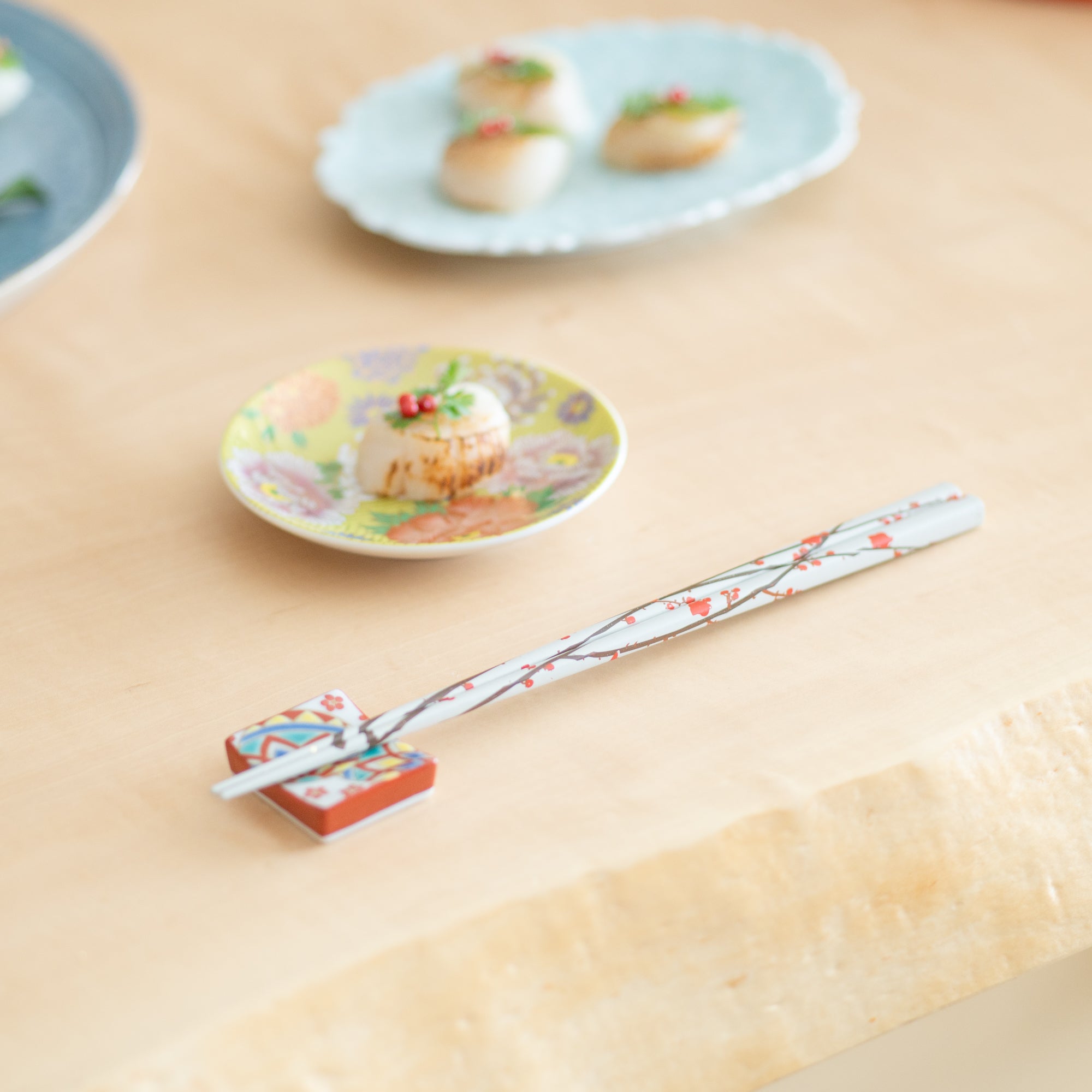 Matsukan Rimpa Red and White Plum Blossoms Wakasa Lacquerware Set of Two Pairs of Chopsticks 23 cm (9.1 in) - MUSUBI KILN - Quality Japanese Tableware and Gift