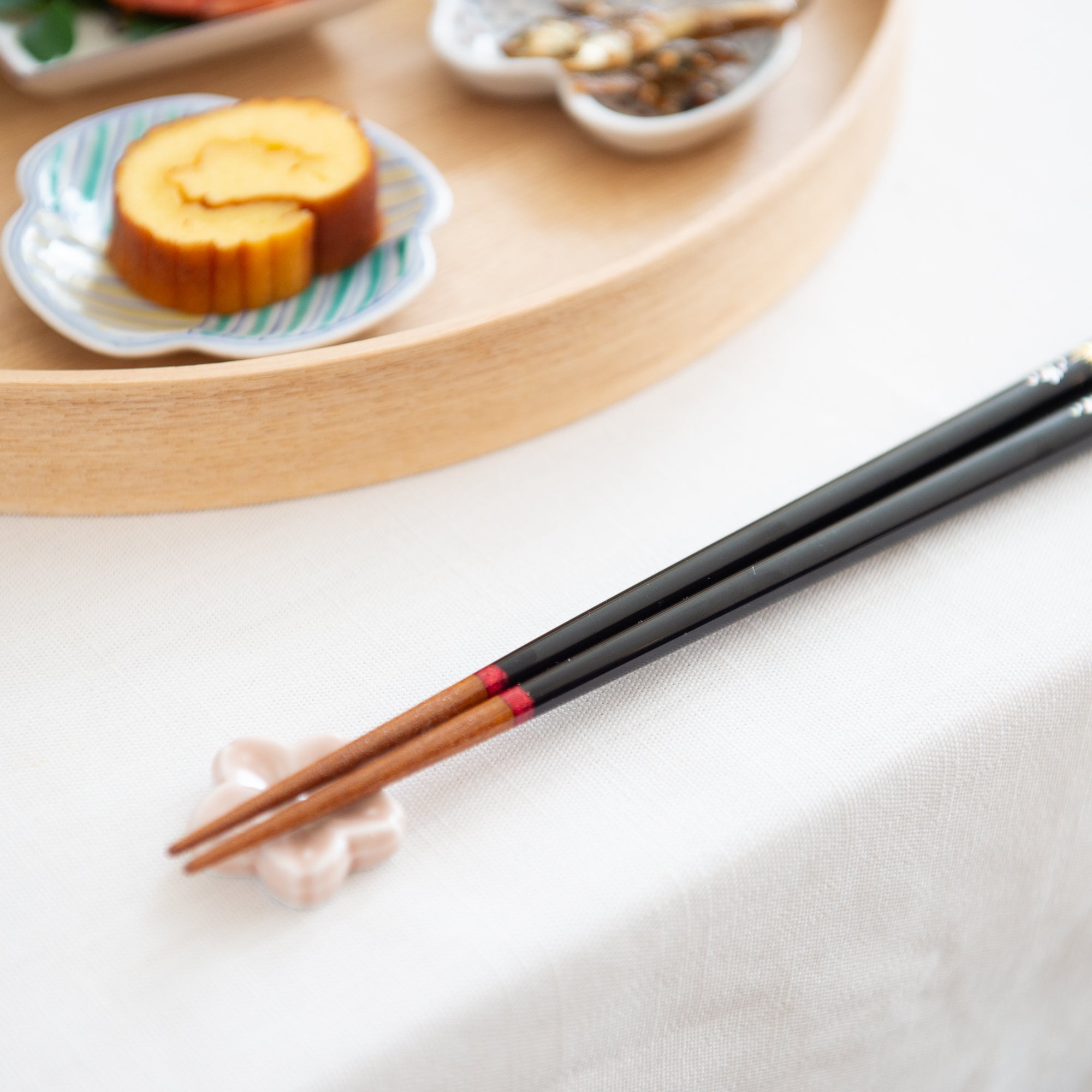 Matsukan Sakura Fuji Wakasa Lacquerware Set of Two Pairs of Chopsticks 23 cm (9.1 in) / 21.5 cm (8.5 in) with Chopstick Rests (Set of Two) - MUSUBI KILN - Quality Japanese Tableware and Gift