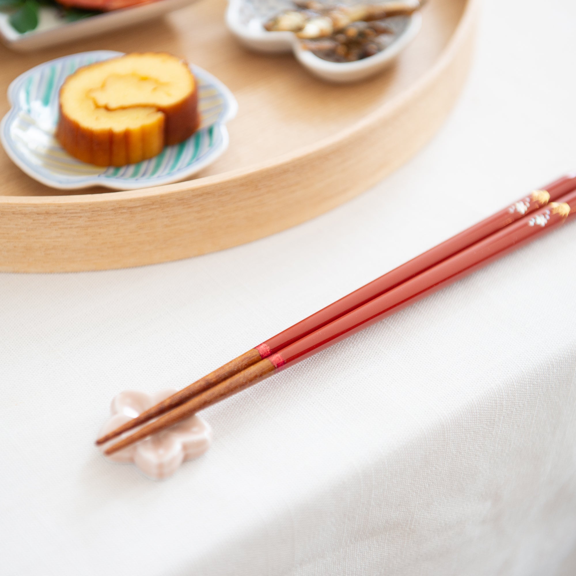 Matsukan Sakura Fuji Wakasa Lacquerware Set of Two Pairs of Chopsticks 23 cm (9.1 in) / 21.5 cm (8.5 in) with Chopstick Rests (Set of Two) - MUSUBI KILN - Quality Japanese Tableware and Gift