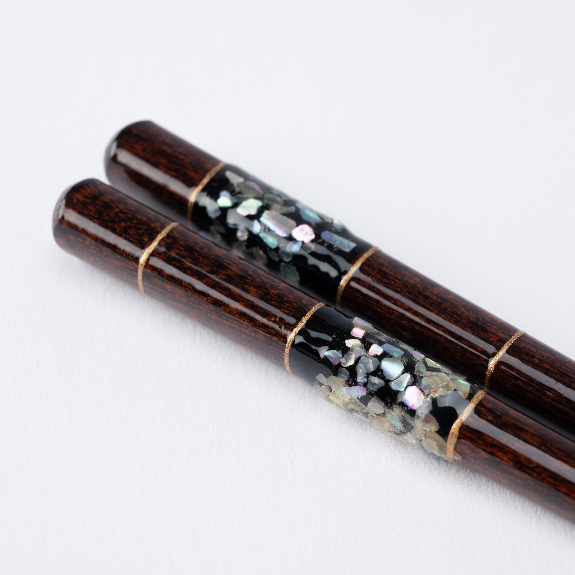 Matsukan Sound of the Sea Shell Inlay Checkered Pattern Wakasa Lacquerware Set of Two Pairs of Chopsticks 23 cm (9.1 in) / 21 cm (8.3 in) with Chopstick Rests (Set of Two) - MUSUBI KILN - Quality Japanese Tableware and Gift