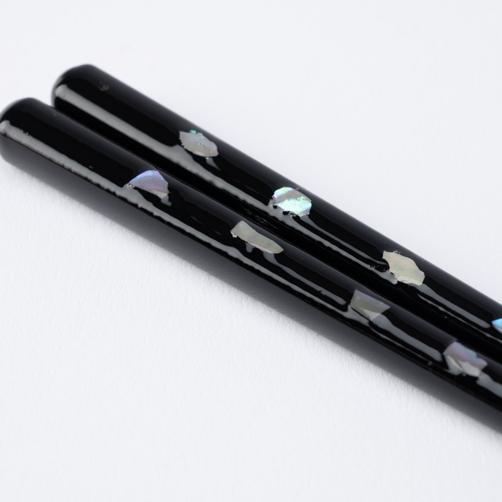 Matsukan Sound of the Sea Shell Inlay Half - Coated Wakasa Lacquerware Set of Two Pairs of Chopsticks 23 cm (9.1 in) / 21 cm (8.3 in) with Chopstick Rests (Set of Two) - MUSUBI KILN - Quality Japanese Tableware and Gift