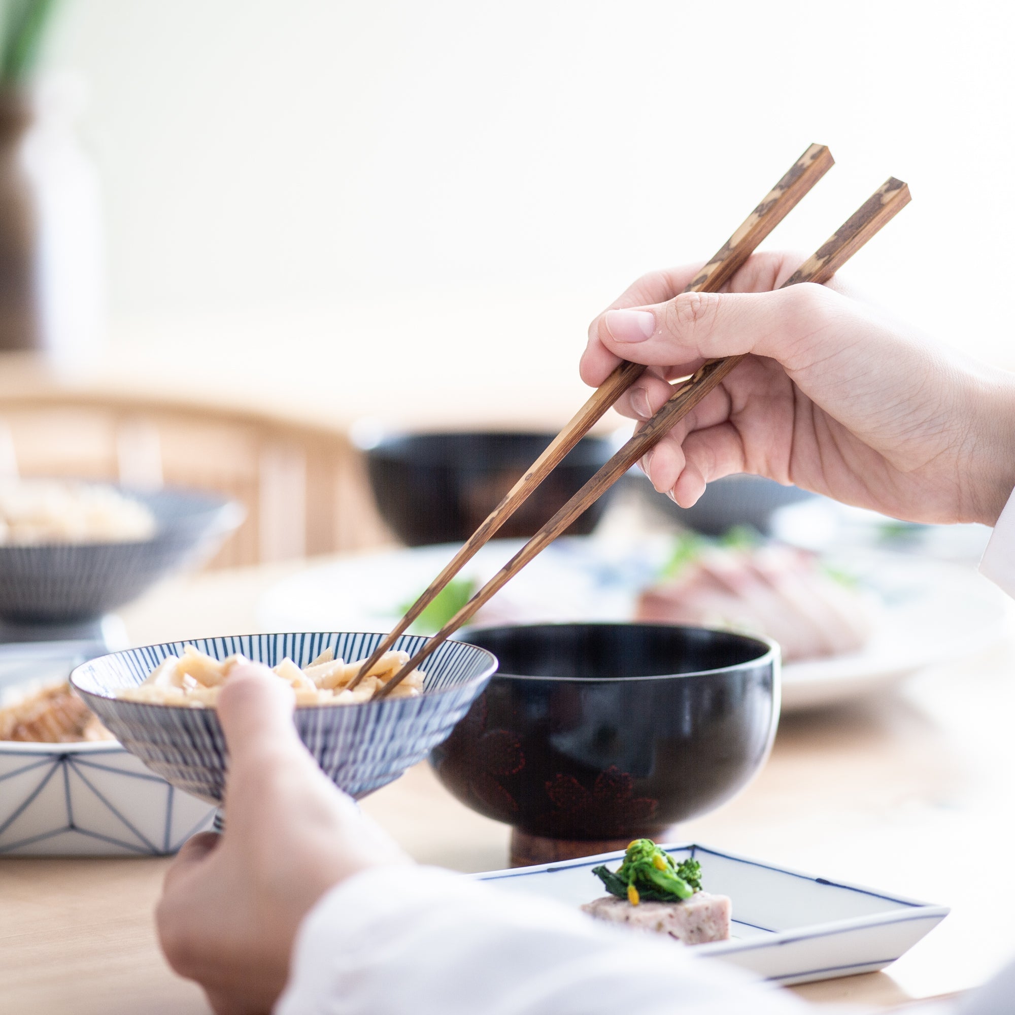 Matsukan Square Zumen Kyoto Bamboo Wakasa Lacquerware Chopsticks Set of Two Pairs of Chopsticks 24 cm (9.4 in) - MUSUBI KILN - Quality Japanese Tableware and Gift