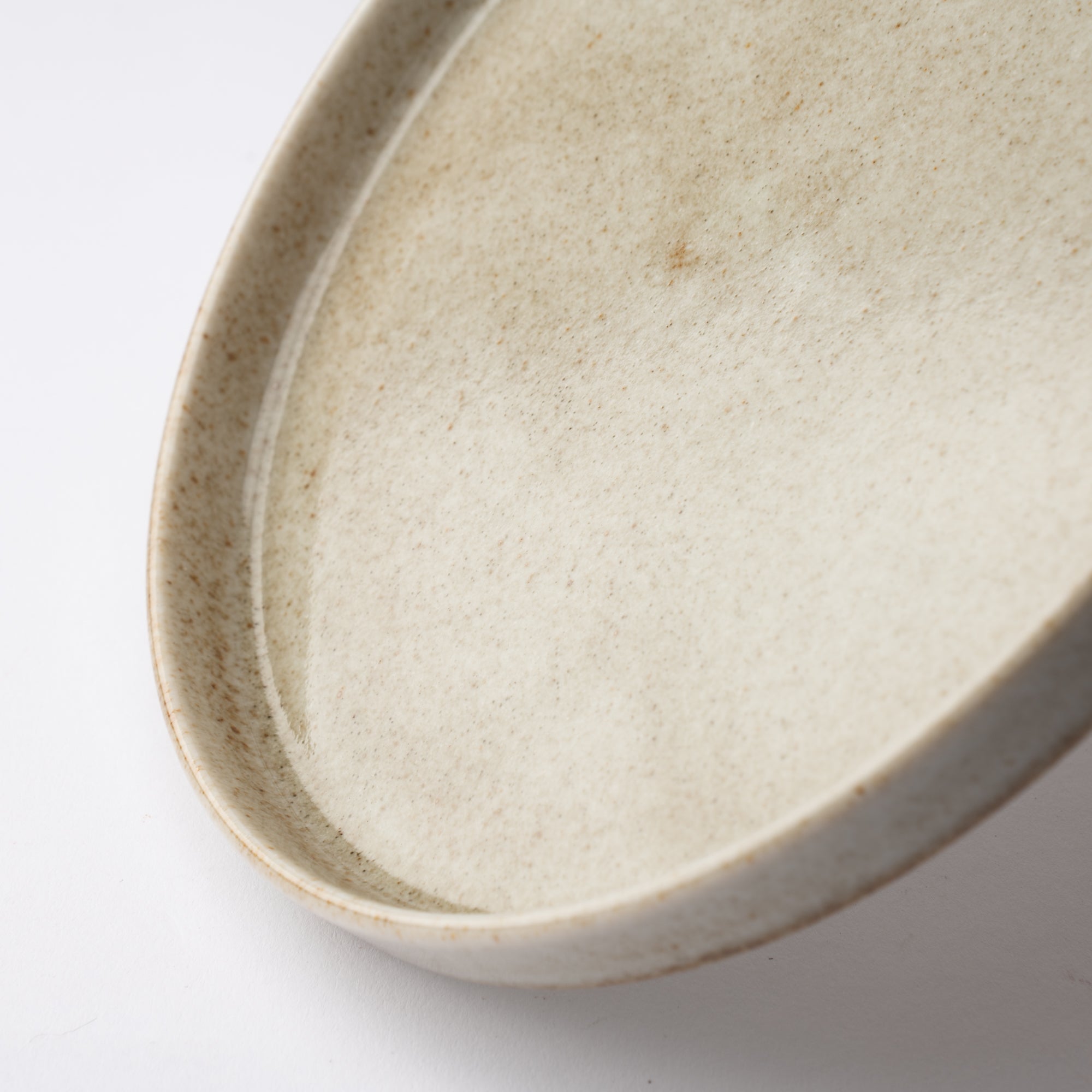 MERU Grains Luka Mino Ware Round Plate 8.3in - MUSUBI KILN - Quality Japanese Tableware and Gift