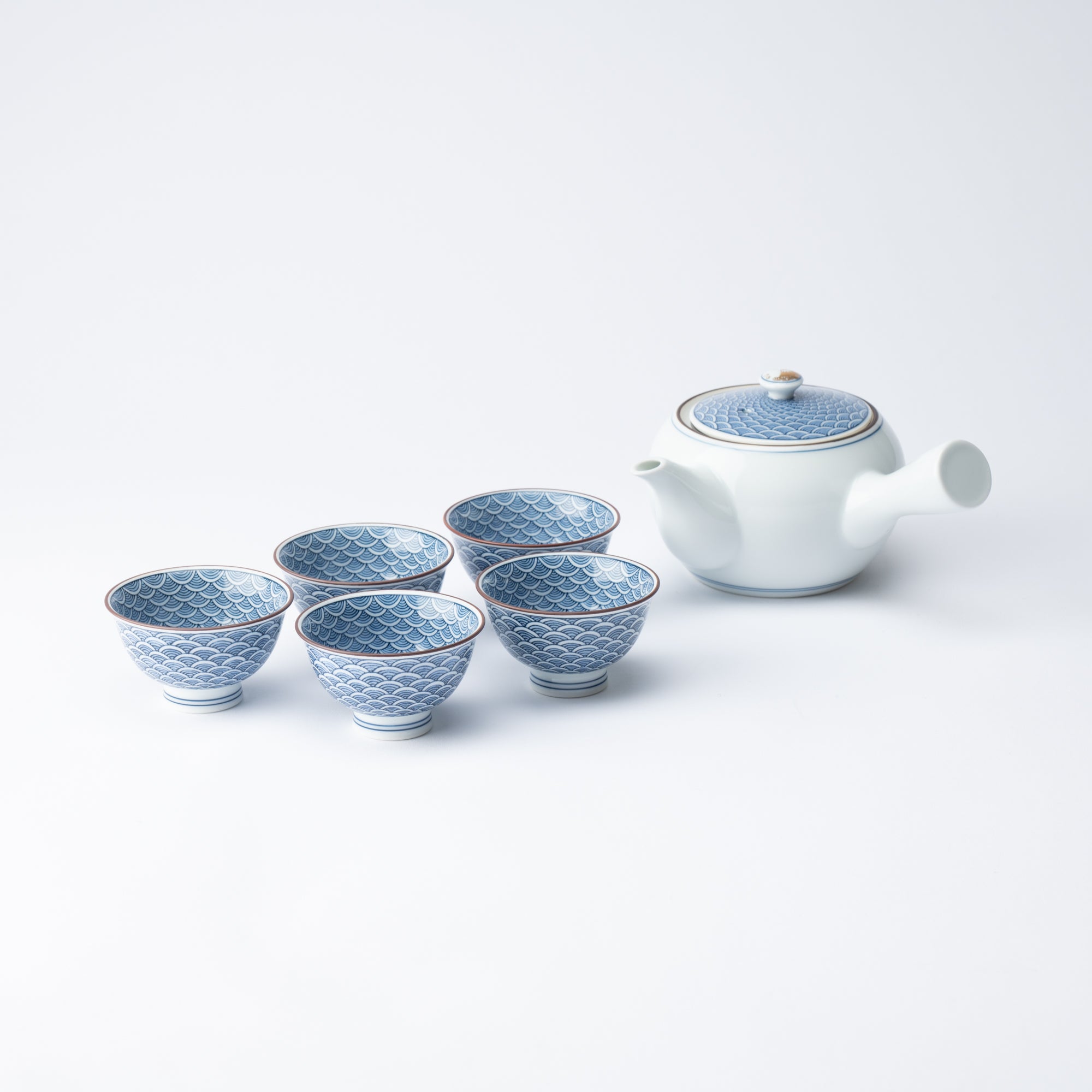 Midou Kiln Seigaiha Blue Wave Hasami Japanese Teapot Set 12.5 oz (370 ml) - MUSUBI KILN - Quality Japanese Tableware and Gift