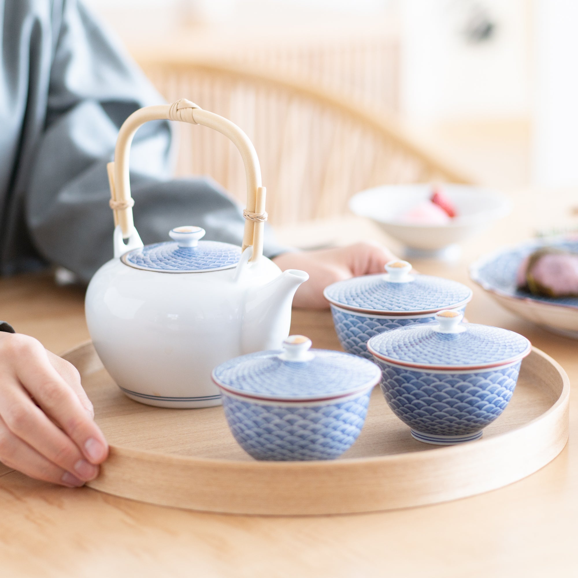 Midou Kiln Seigaiha Blue Wave Hasami Japanese Teapot Set 23.7 oz (700 ml) - MUSUBI KILN - Quality Japanese Tableware and Gift