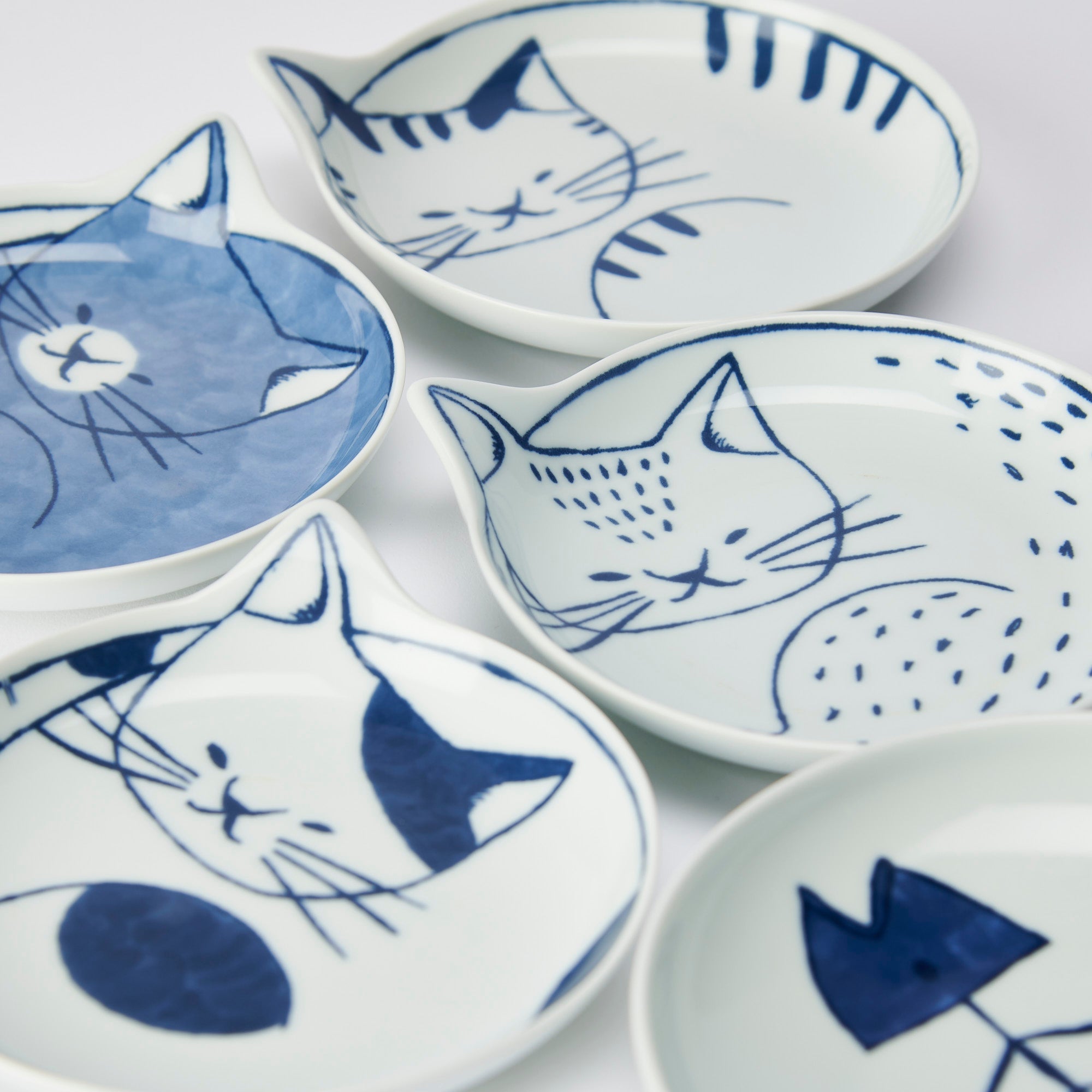 Neco Hasami Cat Plate Set - MUSUBI KILN - Quality Japanese Tableware and Gift