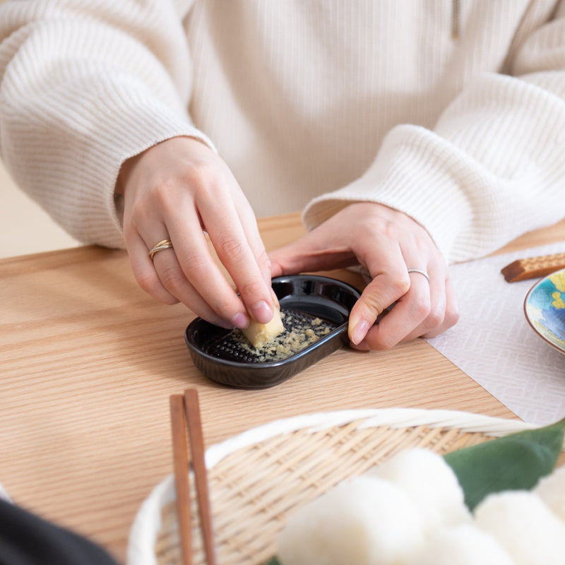 Nichijou - Sahanki Black Banko Grater Plate - MUSUBI KILN - Quality Japanese Tableware and Gift