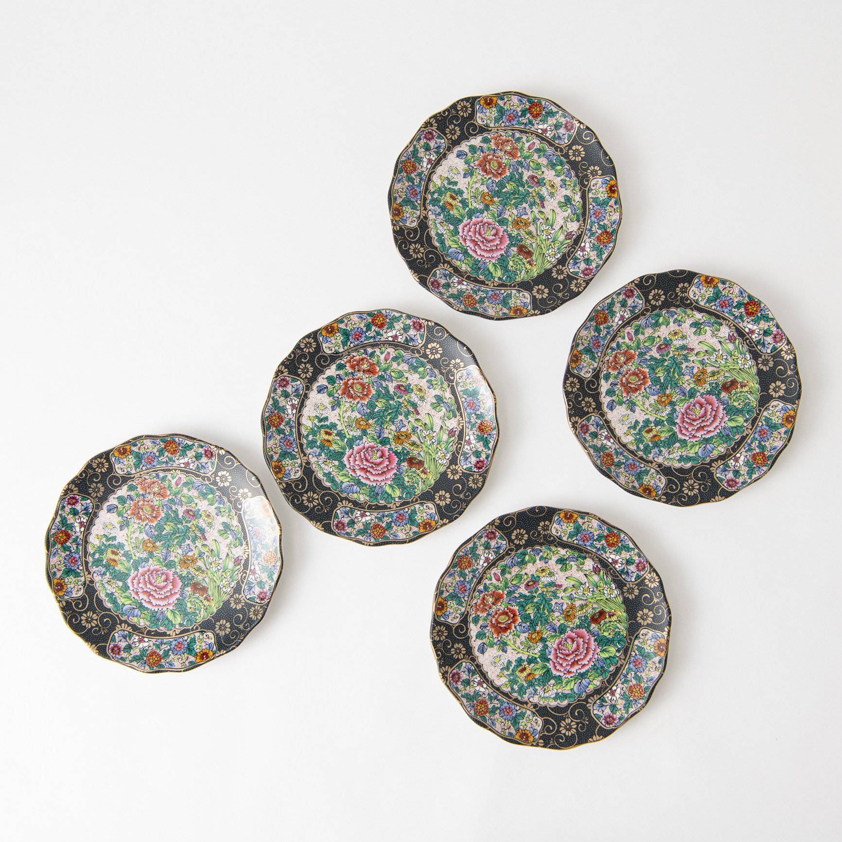 Nishiki - e Kutani Round Plate Set - MUSUBI KILN - Quality Japanese Tableware and Gift