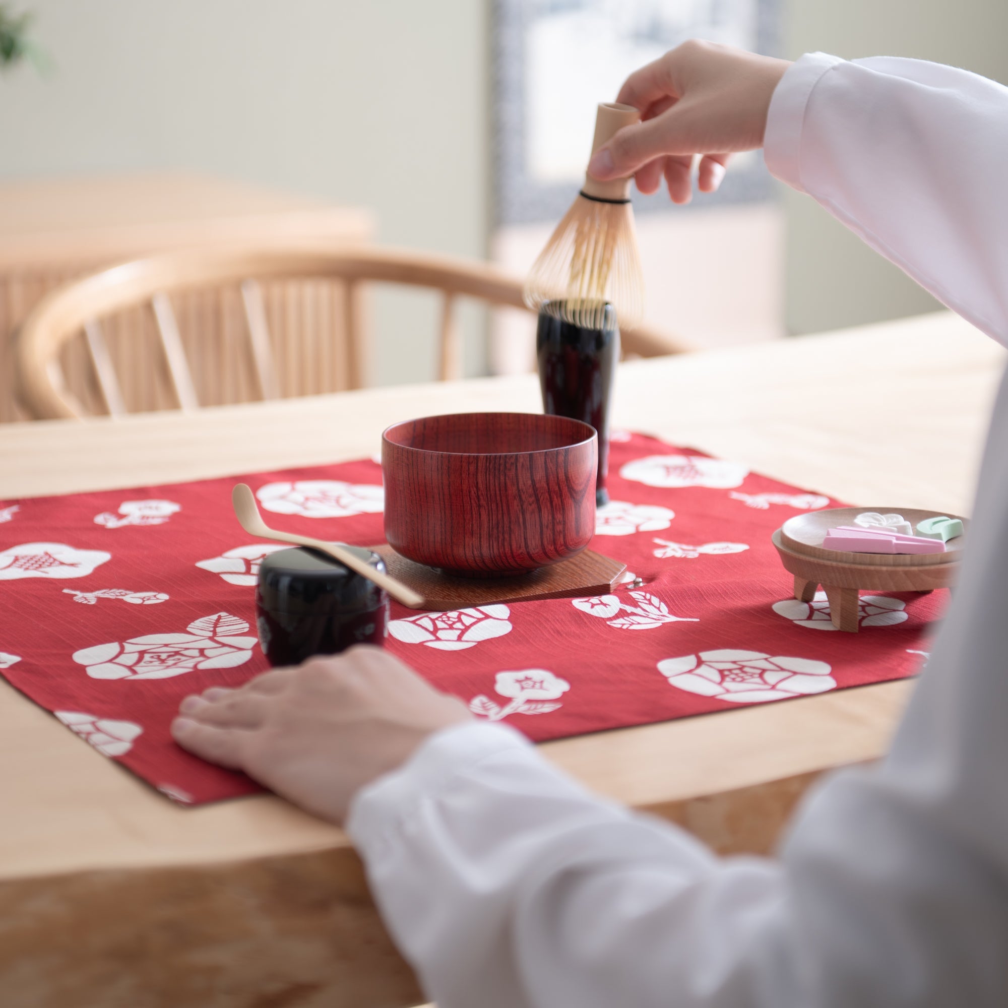 Nishimoto Ippuku Yamanaka Lacquerware Matcha Tea Set with Rose Furoshiki - MUSUBI KILN - Quality Japanese Tableware and Gift