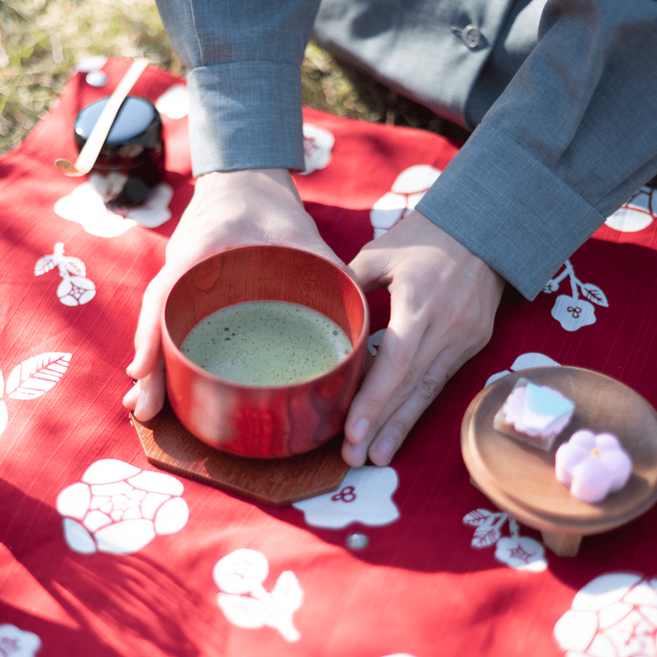 Nishimoto Ippuku Yamanaka Lacquerware Matcha Tea Set with Rose Furoshiki - MUSUBI KILN - Quality Japanese Tableware and Gift