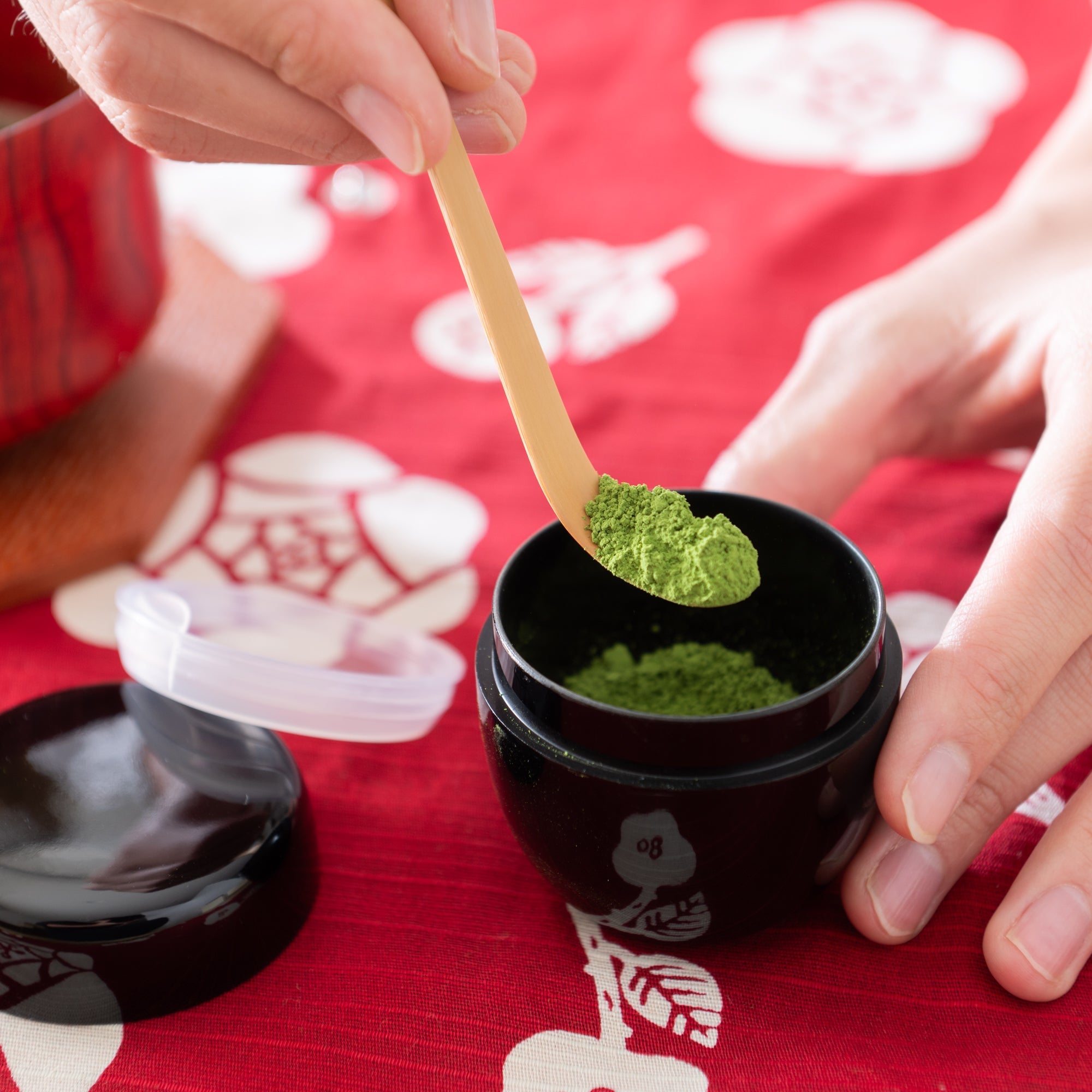 Nishimoto Ippuku Yamanaka Lacquerware Matcha Tea Set with Rose Furoshiki - MUSUBI KILN - Quality Japanese Tableware and Gift