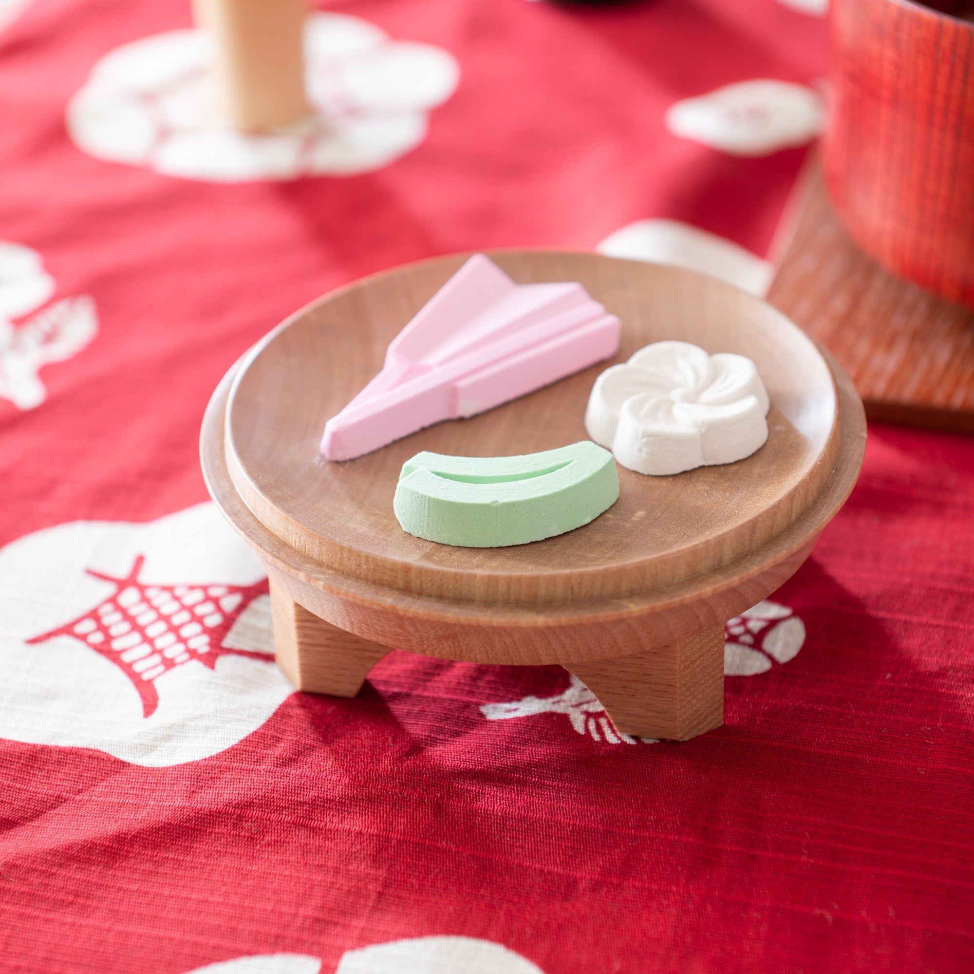 Nishimoto Ippuku Yamanaka Lacquerware Matcha Tea Set with Rose Furoshiki - MUSUBI KILN - Quality Japanese Tableware and Gift